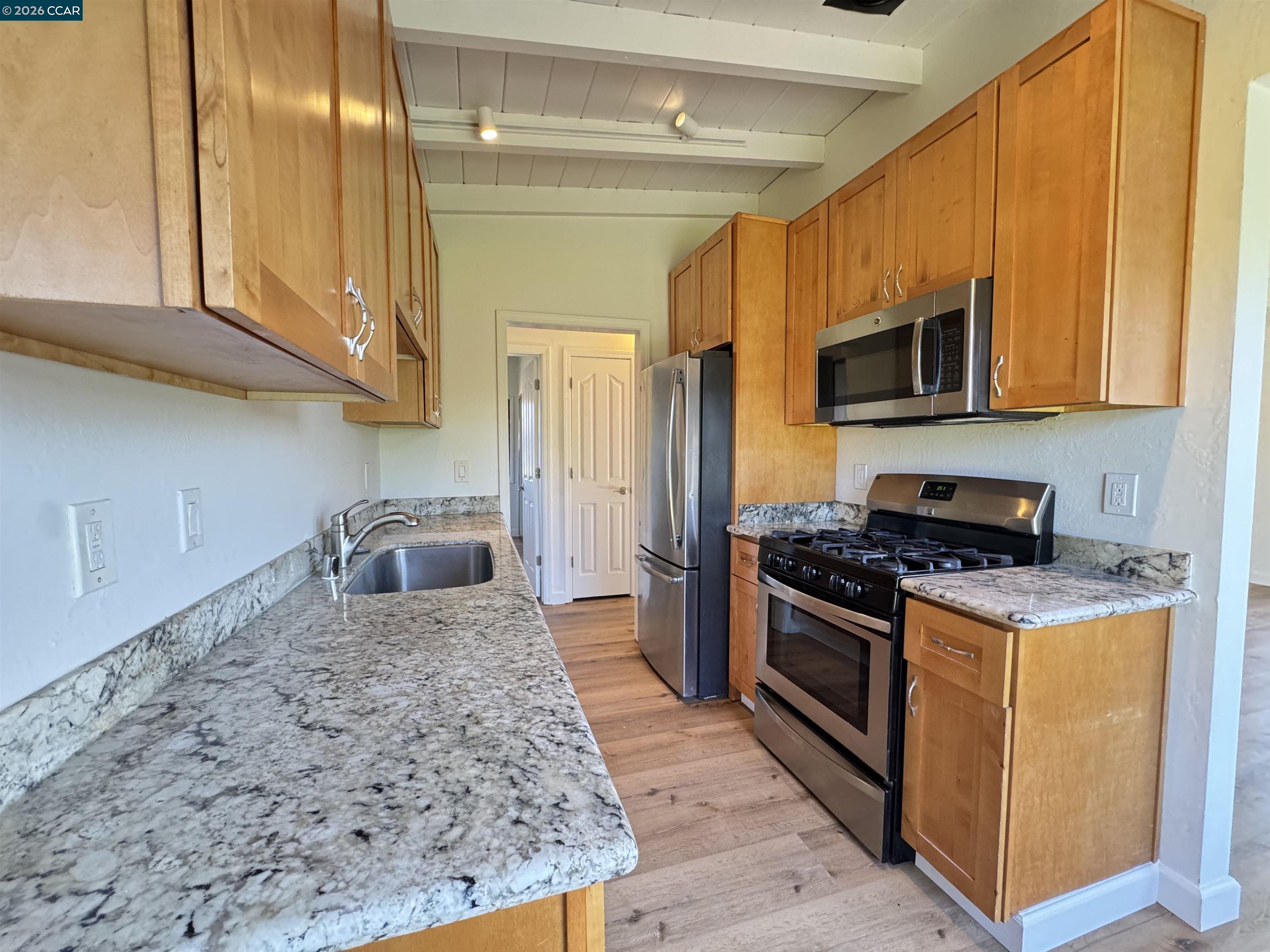 Detail Gallery Image 11 of 26 For 1841 Mayette Ave, Concord,  CA 94520 - 3 Beds | 2 Baths