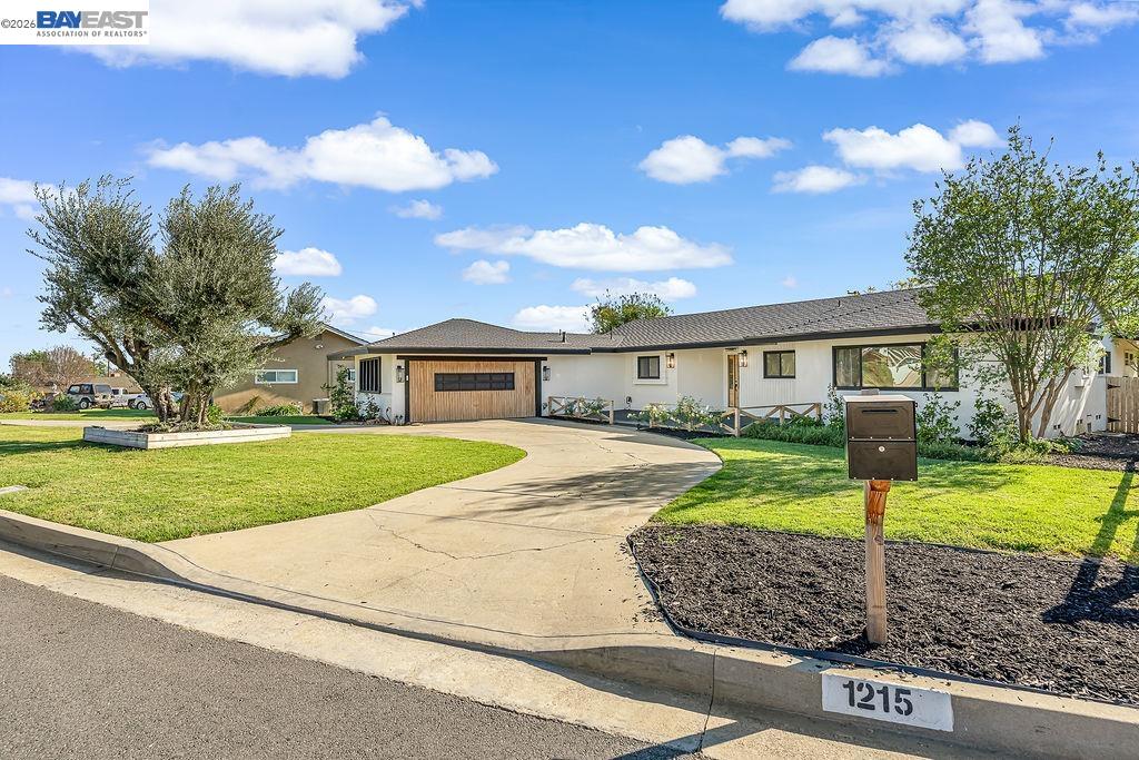 Detail Gallery Image 4 of 47 For 1215 Wardman Dr, Brea,  CA 92821 - 4 Beds | 2 Baths