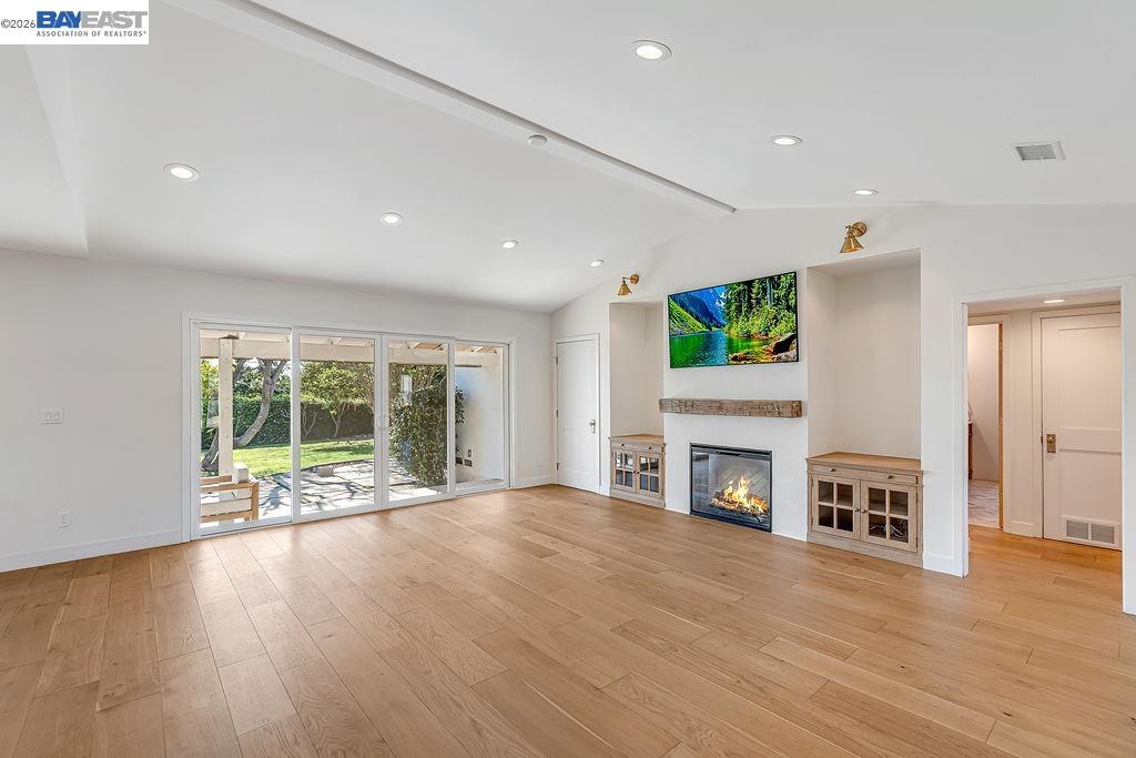 Detail Gallery Image 9 of 47 For 1215 Wardman Dr, Brea,  CA 92821 - 4 Beds | 2 Baths