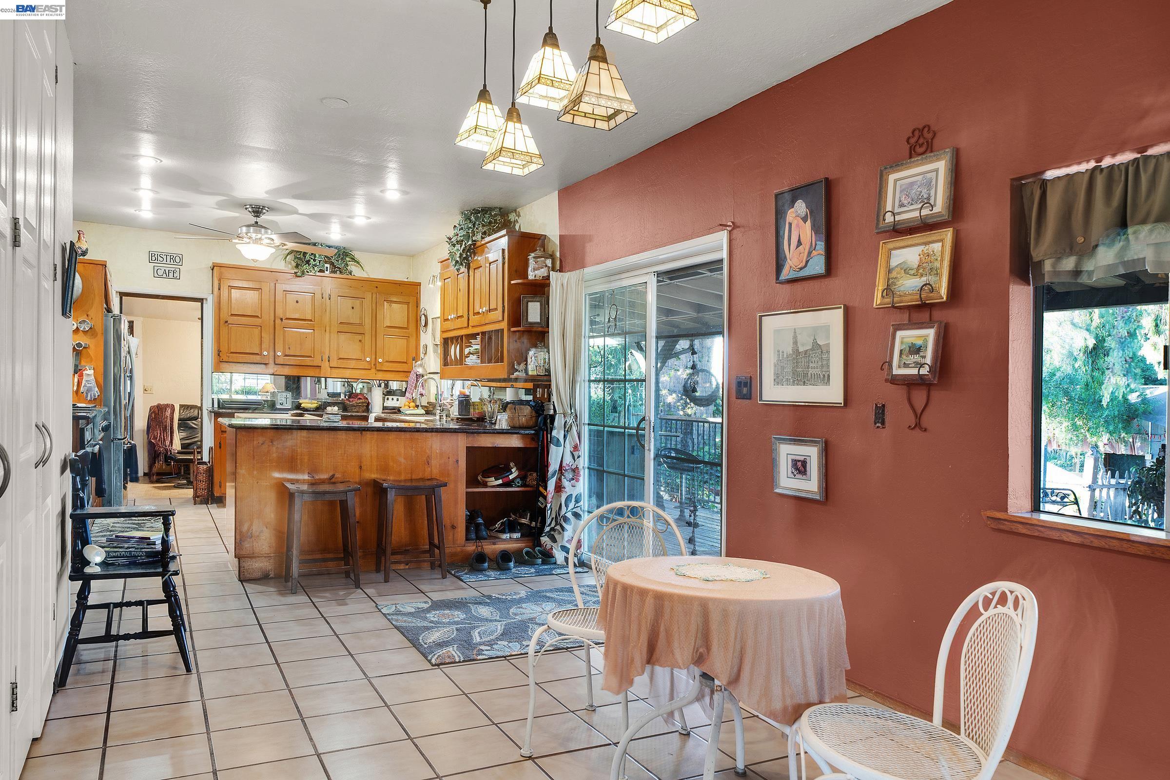 Detail Gallery Image 16 of 56 For 1177 Thiel Rd, Hayward,  CA 94544 - 2 Beds | 1 Baths