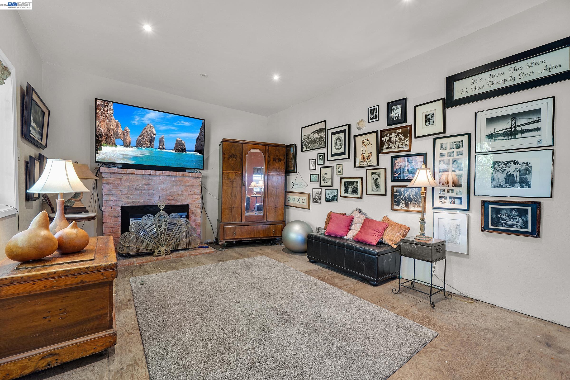 Detail Gallery Image 24 of 56 For 1177 Thiel Rd, Hayward,  CA 94544 - 2 Beds | 1 Baths