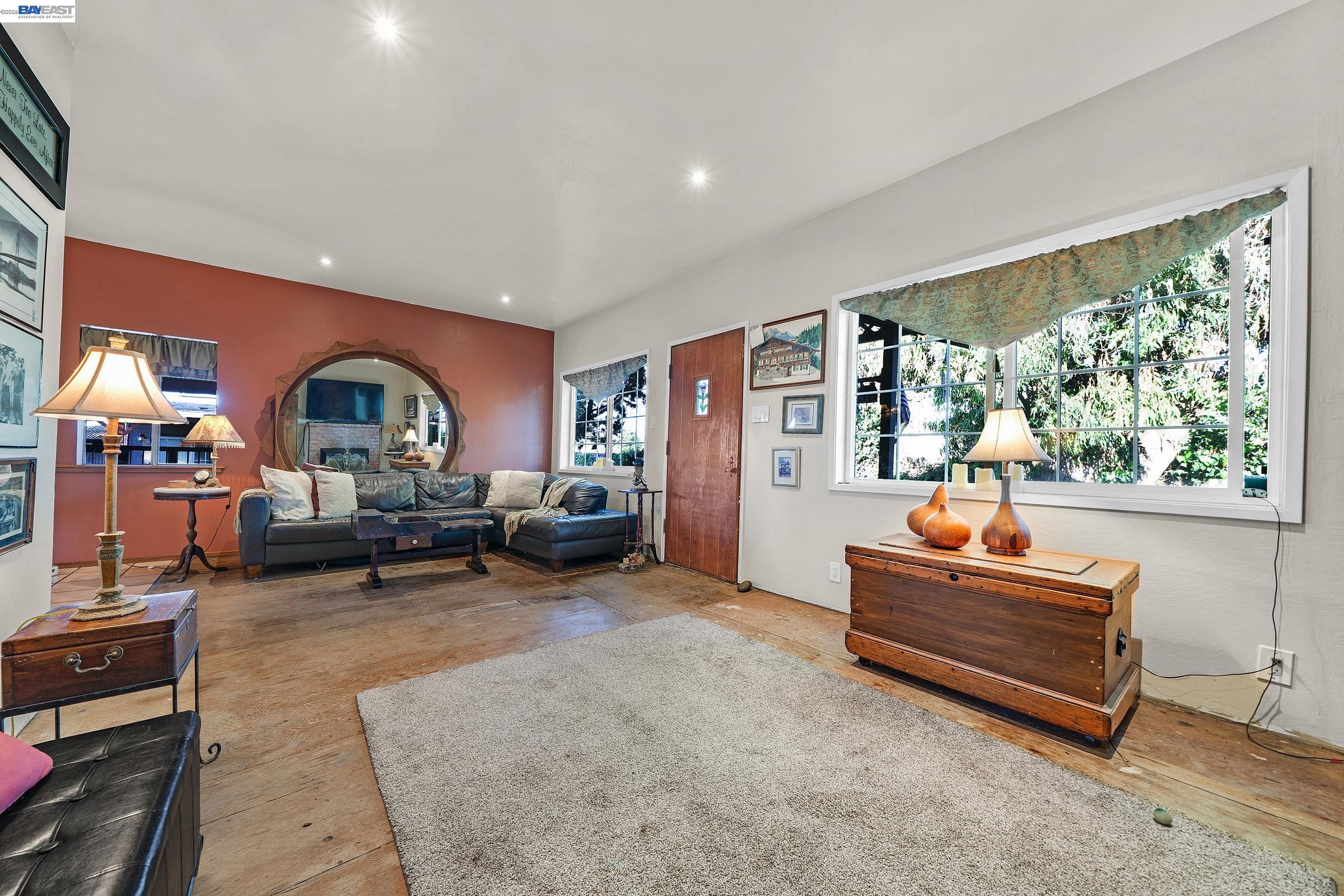 Detail Gallery Image 25 of 56 For 1177 Thiel Rd, Hayward,  CA 94544 - 2 Beds | 1 Baths