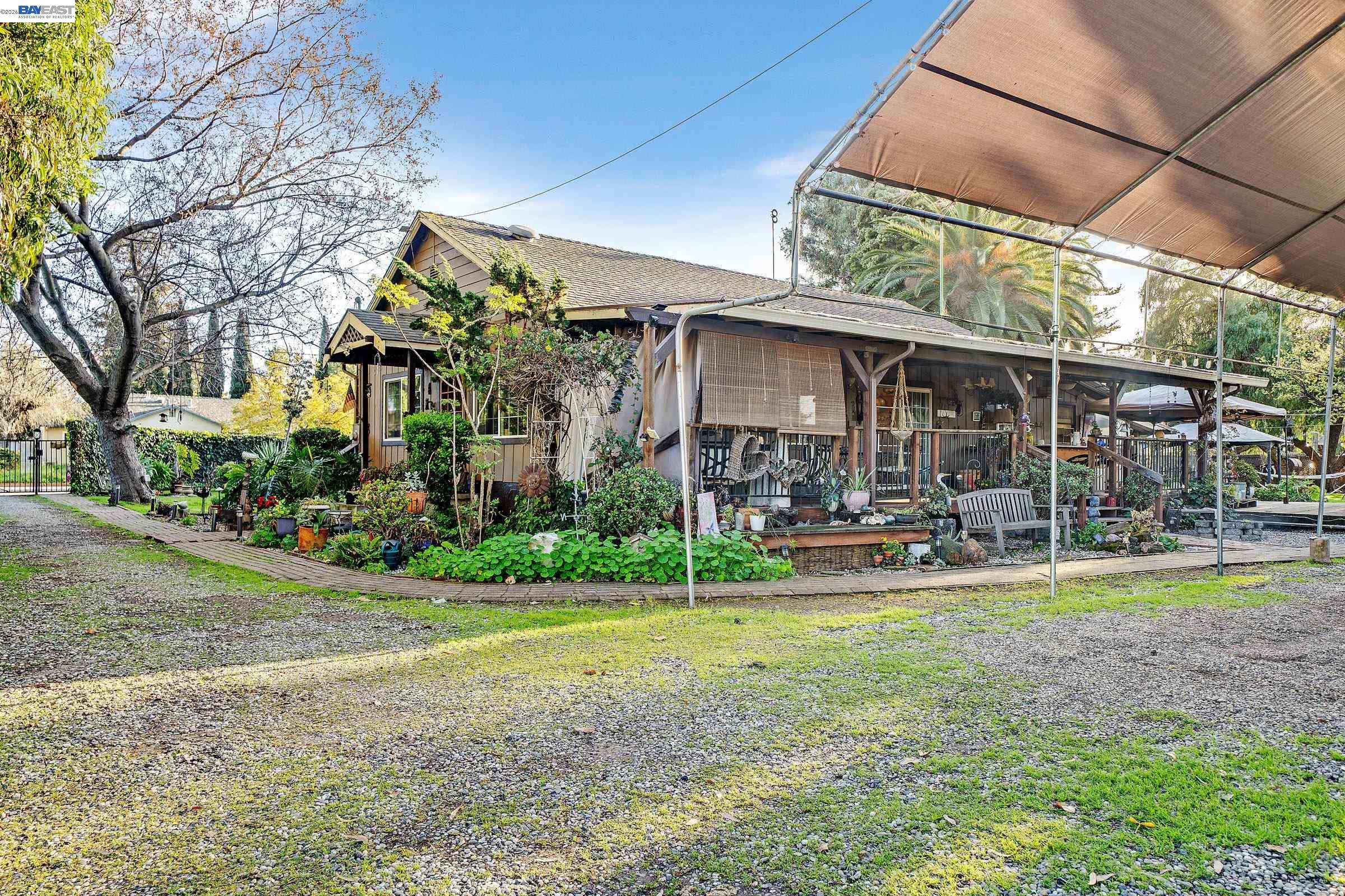 Detail Gallery Image 27 of 56 For 1177 Thiel Rd, Hayward,  CA 94544 - 2 Beds | 1 Baths