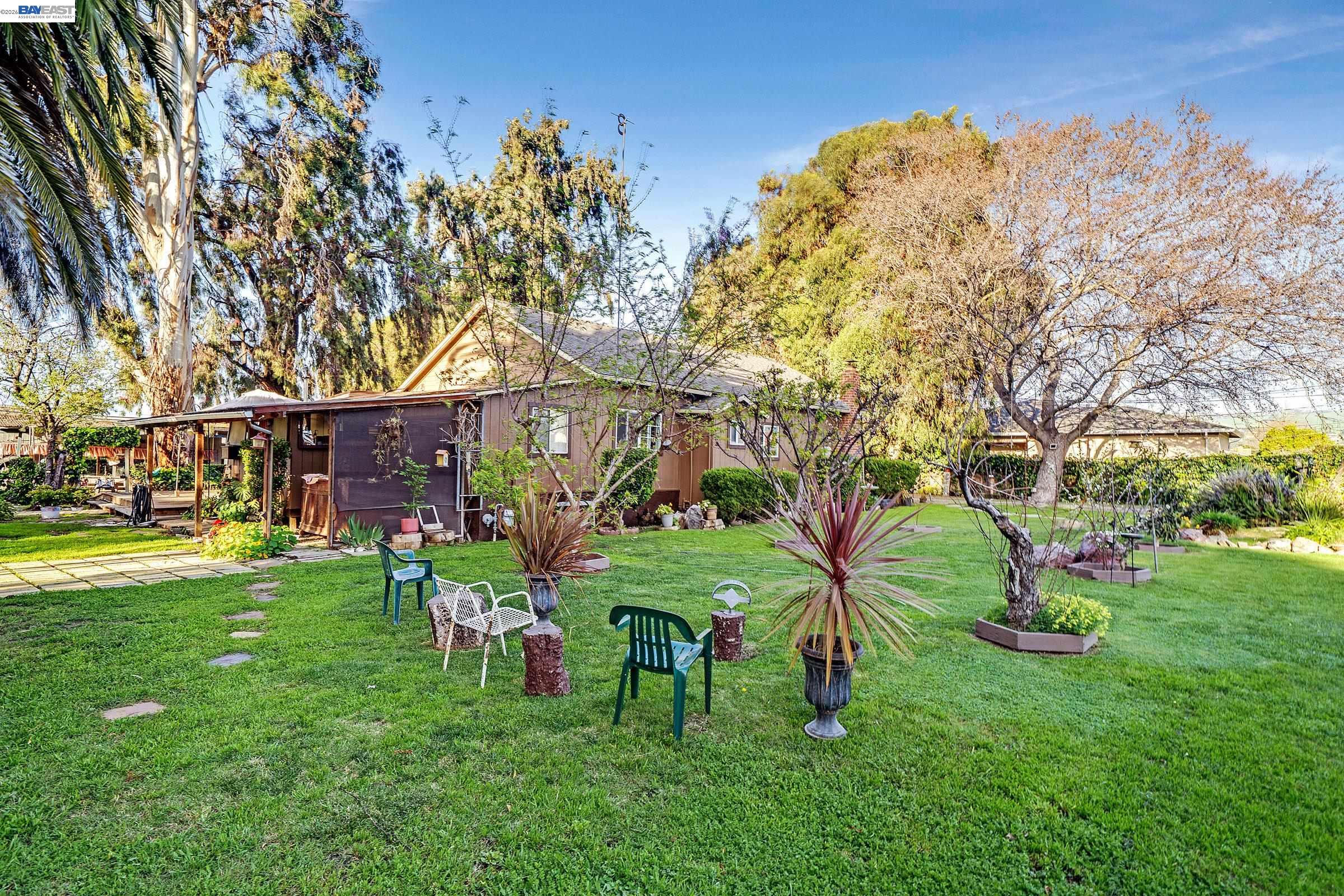 Detail Gallery Image 36 of 56 For 1177 Thiel Rd, Hayward,  CA 94544 - 2 Beds | 1 Baths