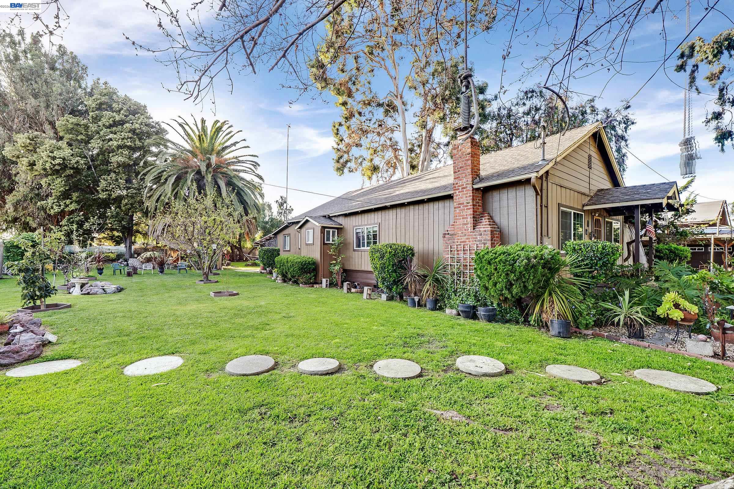 Detail Gallery Image 37 of 56 For 1177 Thiel Rd, Hayward,  CA 94544 - 2 Beds | 1 Baths