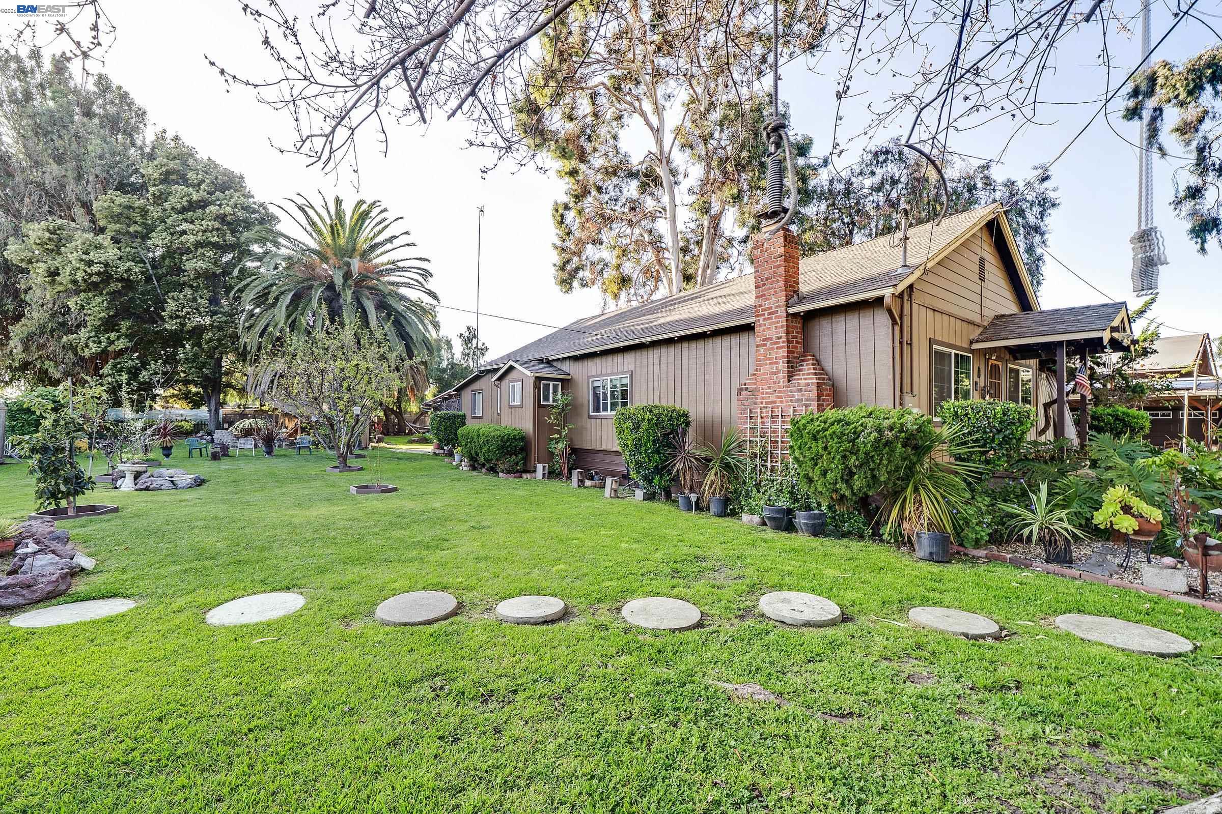 Detail Gallery Image 39 of 56 For 1177 Thiel Rd, Hayward,  CA 94544 - 2 Beds | 1 Baths