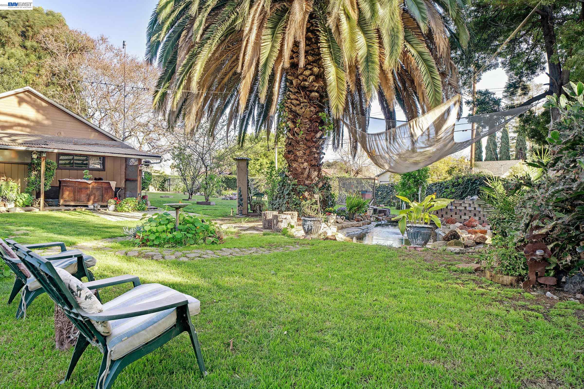 Detail Gallery Image 5 of 56 For 1177 Thiel Rd, Hayward,  CA 94544 - 2 Beds | 1 Baths