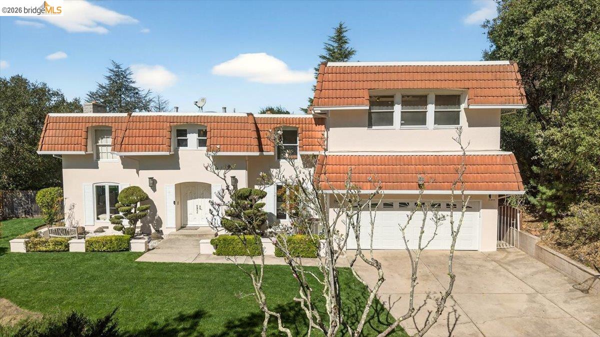 Detail Gallery Image 2 of 55 For 10565 Englewood Drive, Oakland,  CA 94605-5013 - 4 Beds | 2/1 Baths