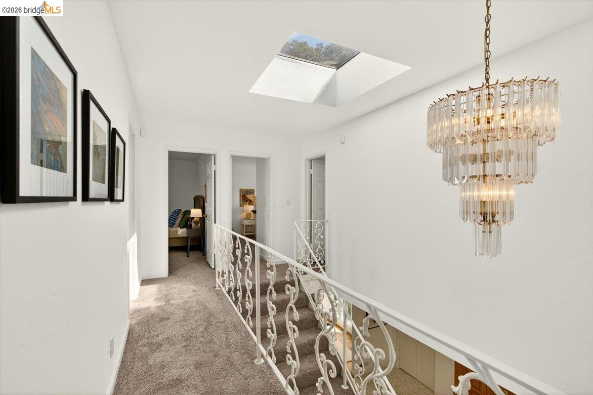 Detail Gallery Image 27 of 55 For 10565 Englewood Drive, Oakland,  CA 94605-5013 - 4 Beds | 2/1 Baths