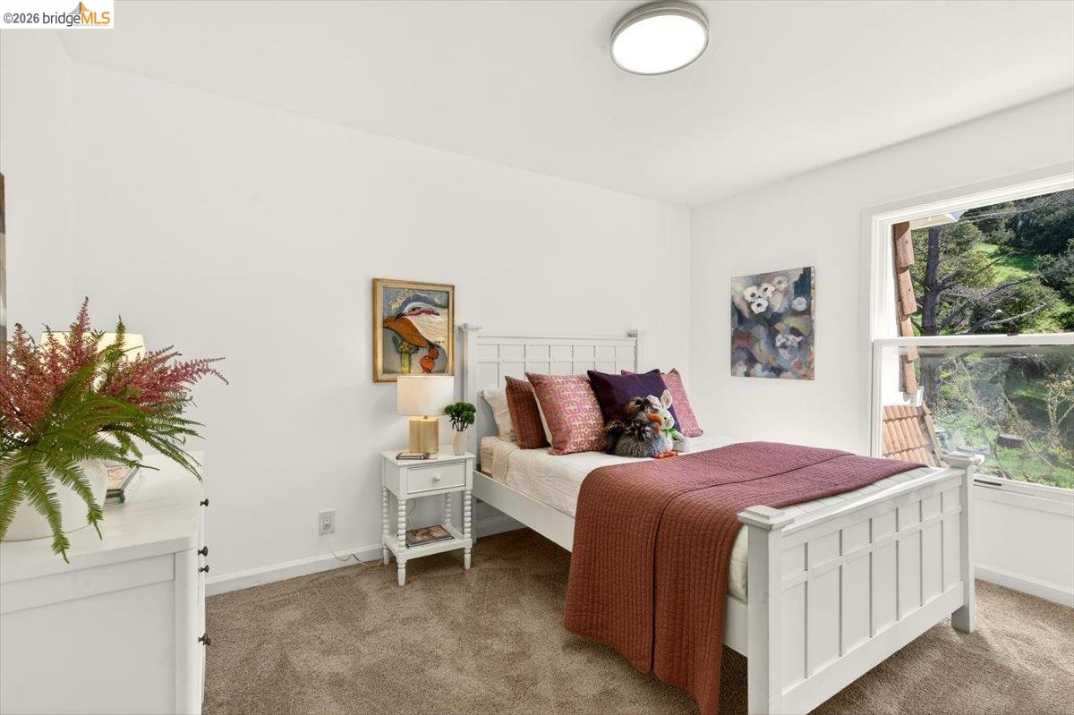 Detail Gallery Image 28 of 55 For 10565 Englewood Drive, Oakland,  CA 94605-5013 - 4 Beds | 2/1 Baths