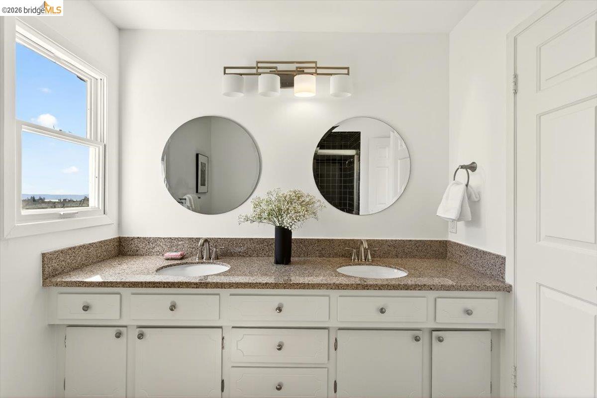 Detail Gallery Image 41 of 55 For 10565 Englewood Drive, Oakland,  CA 94605-5013 - 4 Beds | 2/1 Baths