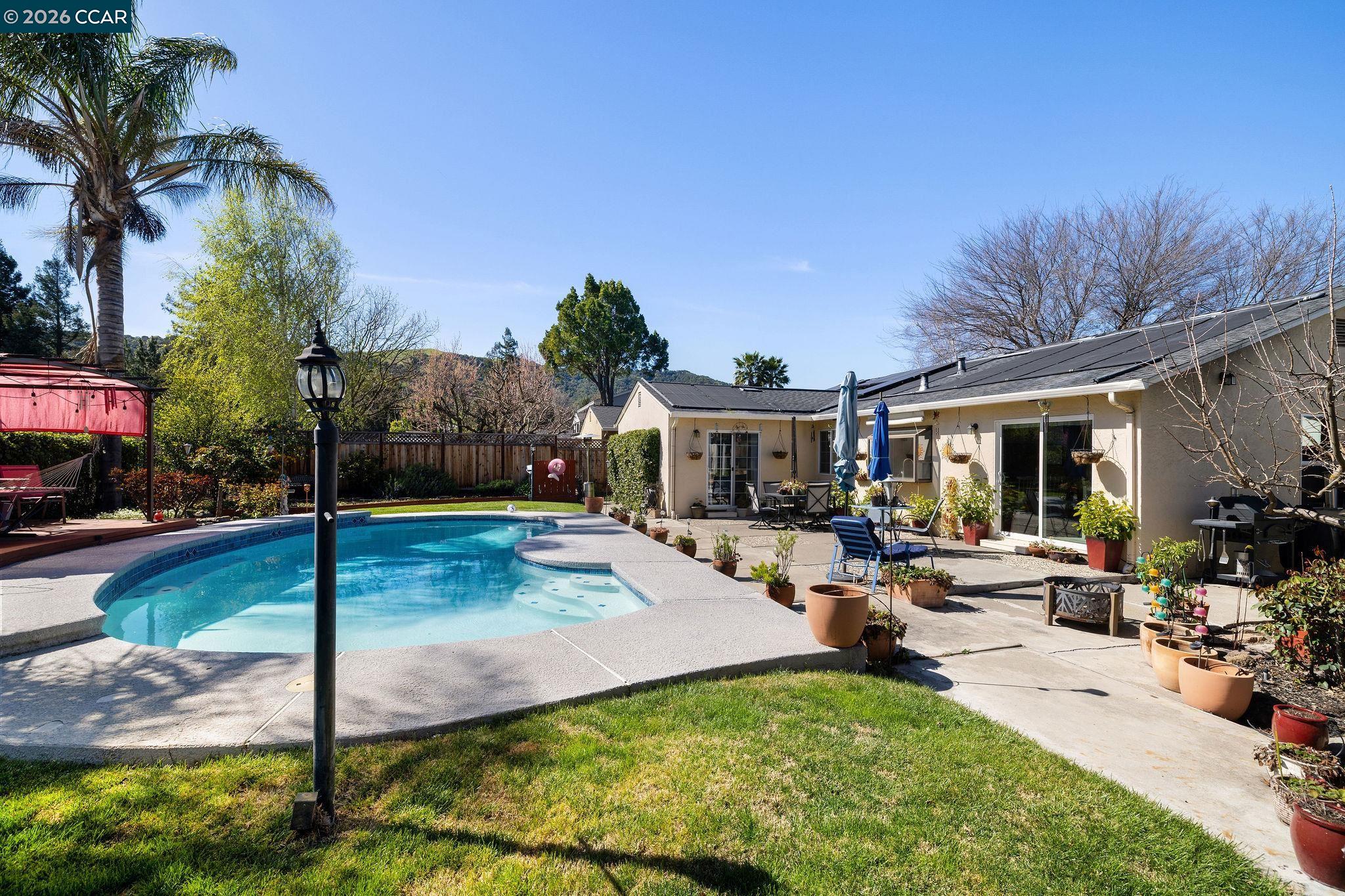 Detail Gallery Image 32 of 46 For 3636 Shenandoah Ct, Pleasanton,  CA 94588 - 4 Beds | 2 Baths