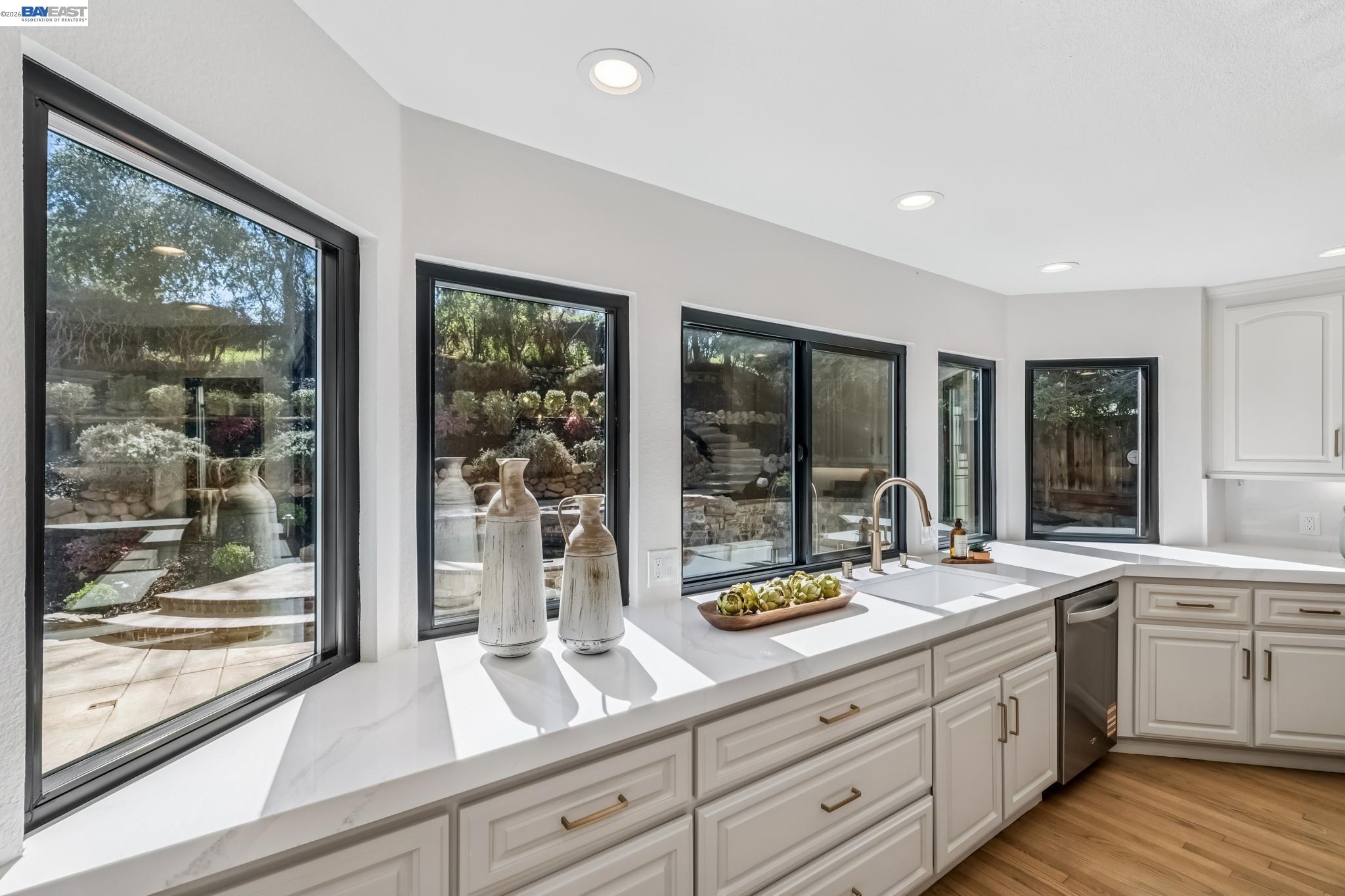 Detail Gallery Image 15 of 59 For 1039 Hopkins Way, Pleasanton,  CA 94566 - 5 Beds | 3 Baths