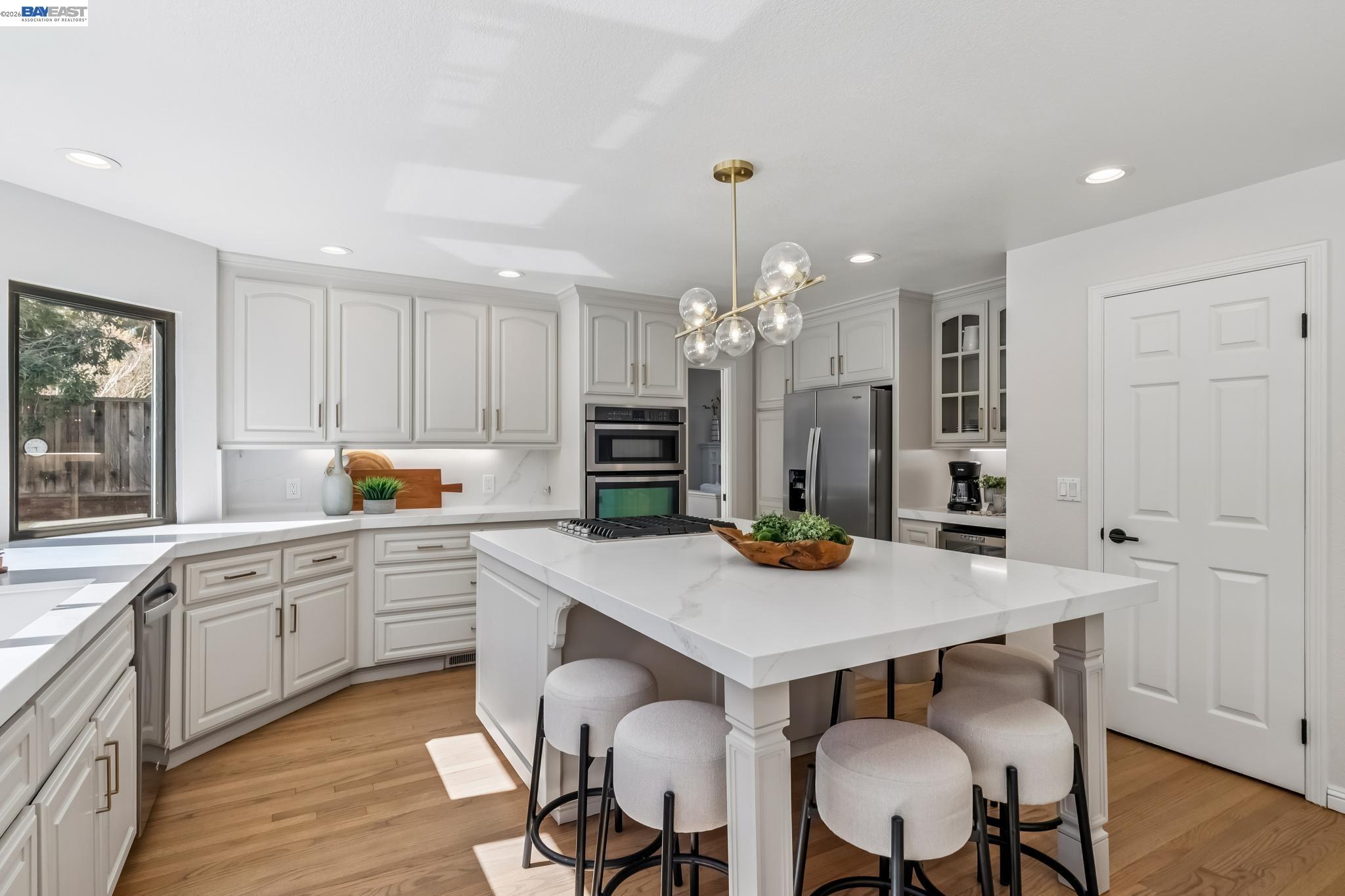 Detail Gallery Image 16 of 59 For 1039 Hopkins Way, Pleasanton,  CA 94566 - 5 Beds | 3 Baths