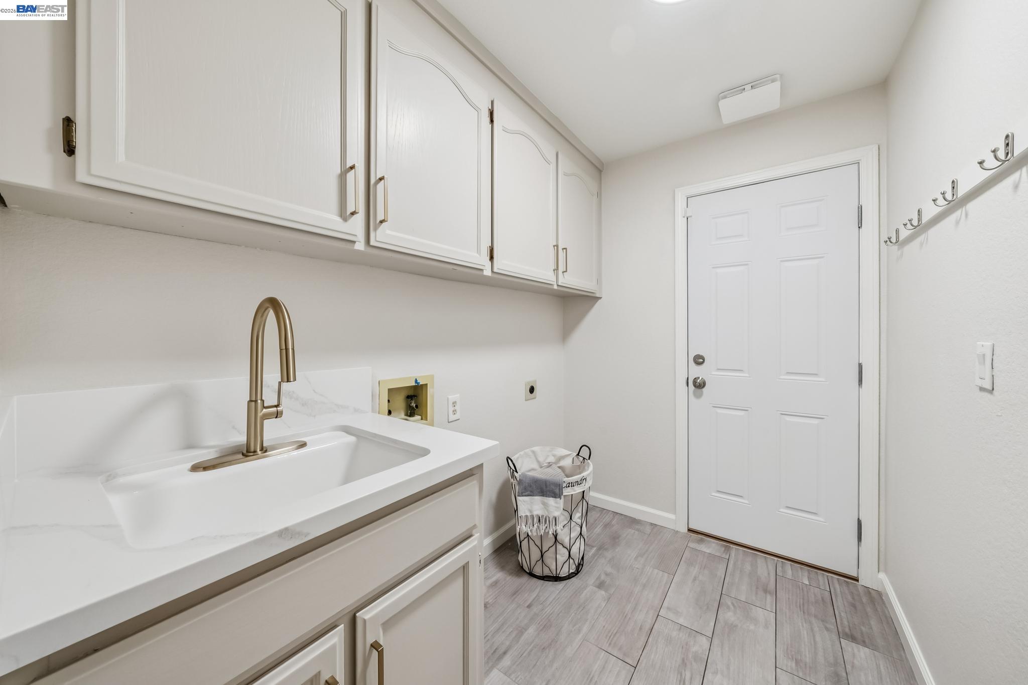 Detail Gallery Image 24 of 59 For 1039 Hopkins Way, Pleasanton,  CA 94566 - 5 Beds | 3 Baths