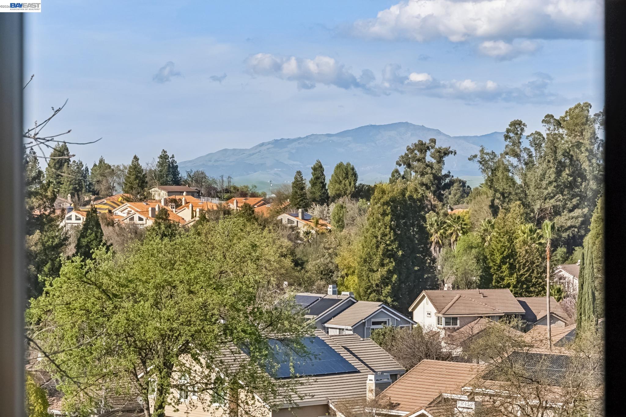 Detail Gallery Image 44 of 59 For 1039 Hopkins Way, Pleasanton,  CA 94566 - 5 Beds | 3 Baths