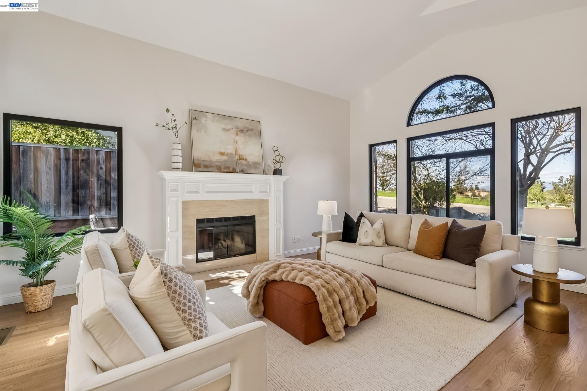 Detail Gallery Image 9 of 59 For 1039 Hopkins Way, Pleasanton,  CA 94566 - 5 Beds | 3 Baths