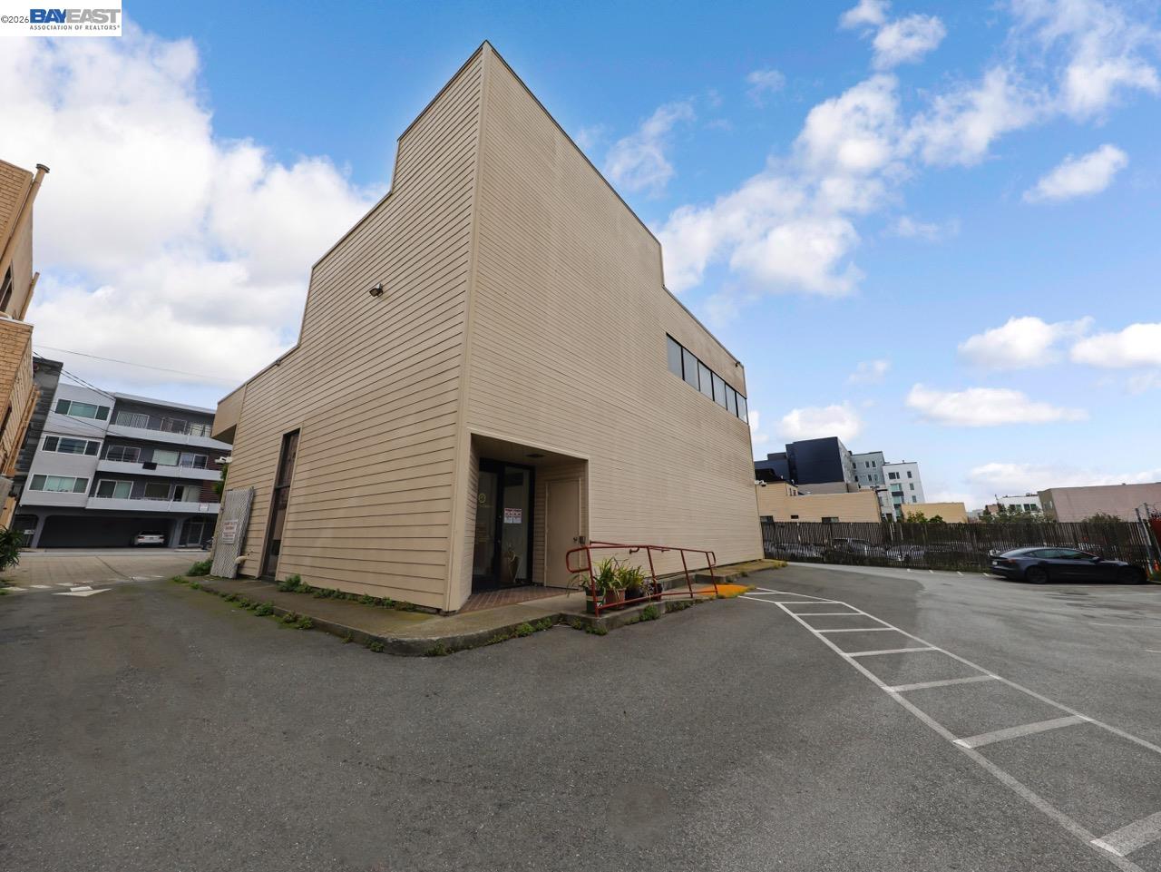 Detail Gallery Image 4 of 18 For 319 6th Avenue, San Francisco,  CA 94118 - – Beds | – Baths