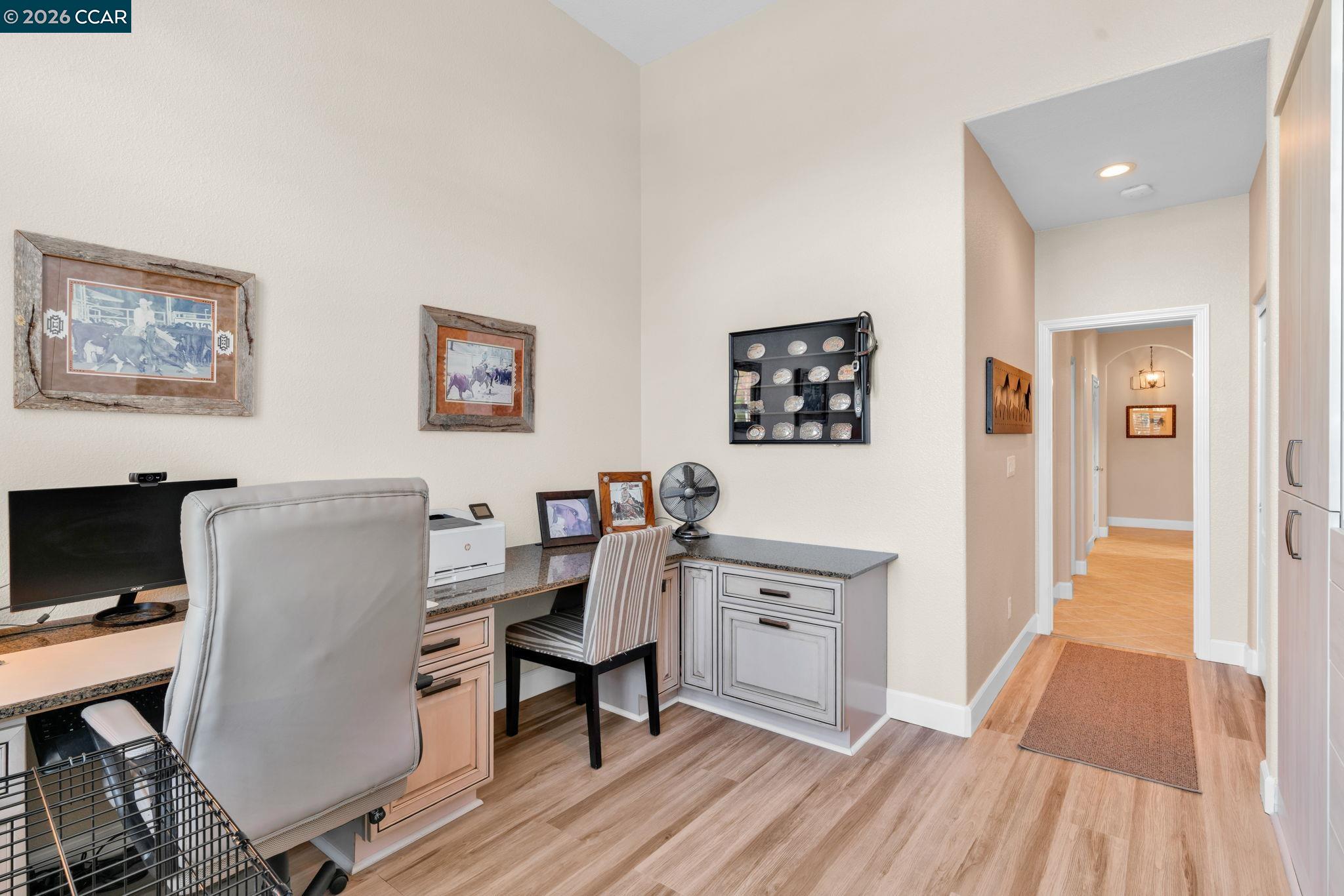 Detail Gallery Image 24 of 55 For 974 Rosehedge Ct, Concord,  CA 94521 - 4 Beds | 3/1 Baths