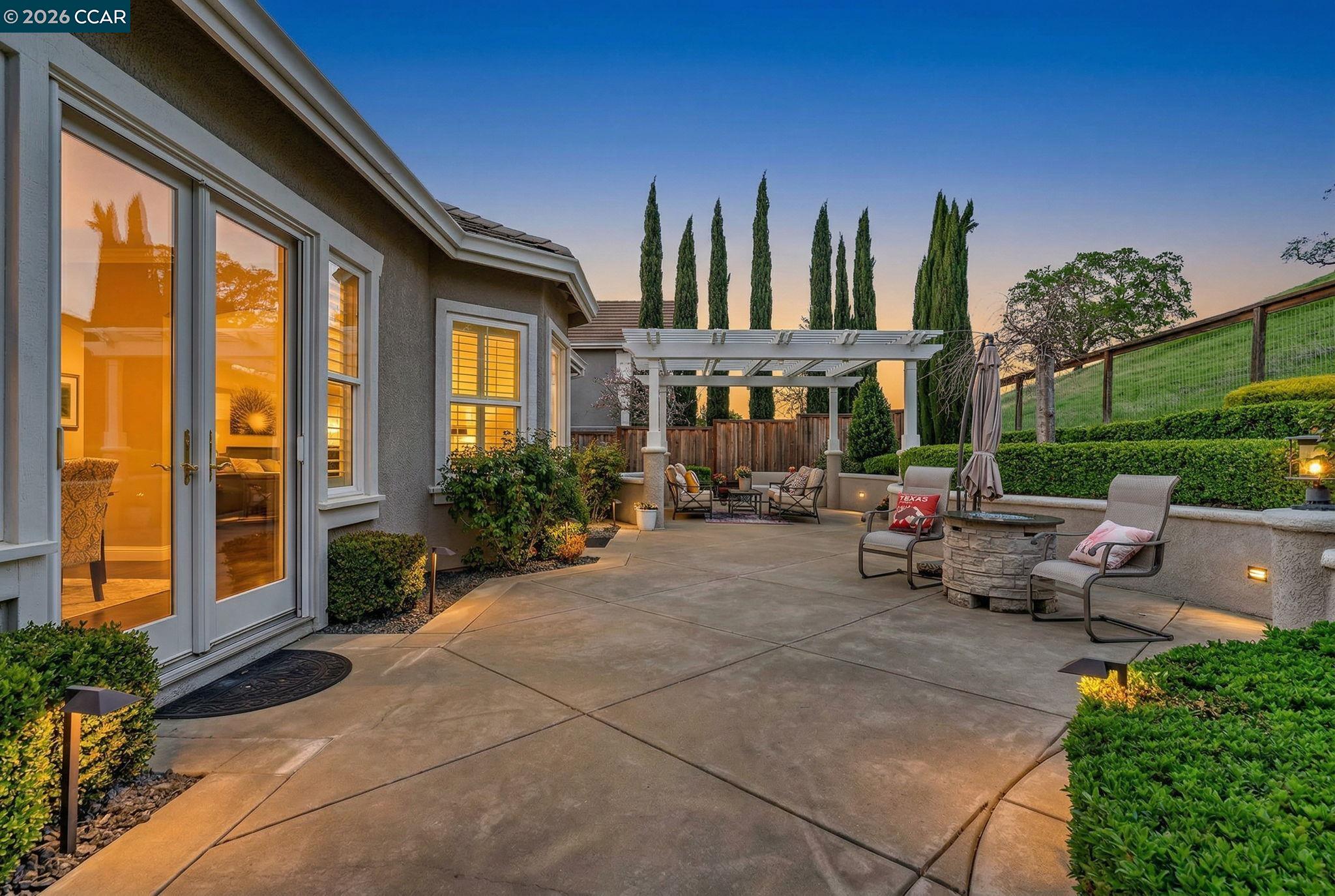 Detail Gallery Image 35 of 55 For 974 Rosehedge Ct, Concord,  CA 94521 - 4 Beds | 3/1 Baths