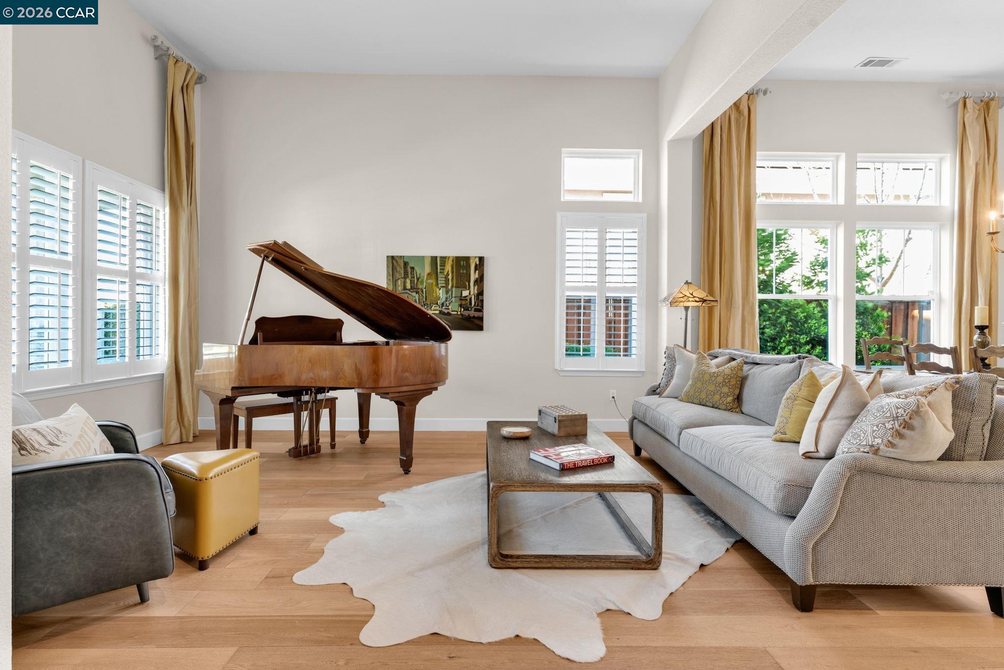 Detail Gallery Image 5 of 55 For 974 Rosehedge Ct, Concord,  CA 94521 - 4 Beds | 3/1 Baths