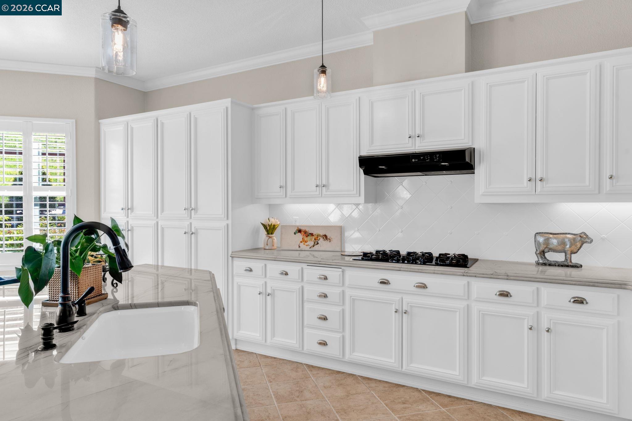 Detail Gallery Image 7 of 55 For 974 Rosehedge Ct, Concord,  CA 94521 - 4 Beds | 3/1 Baths