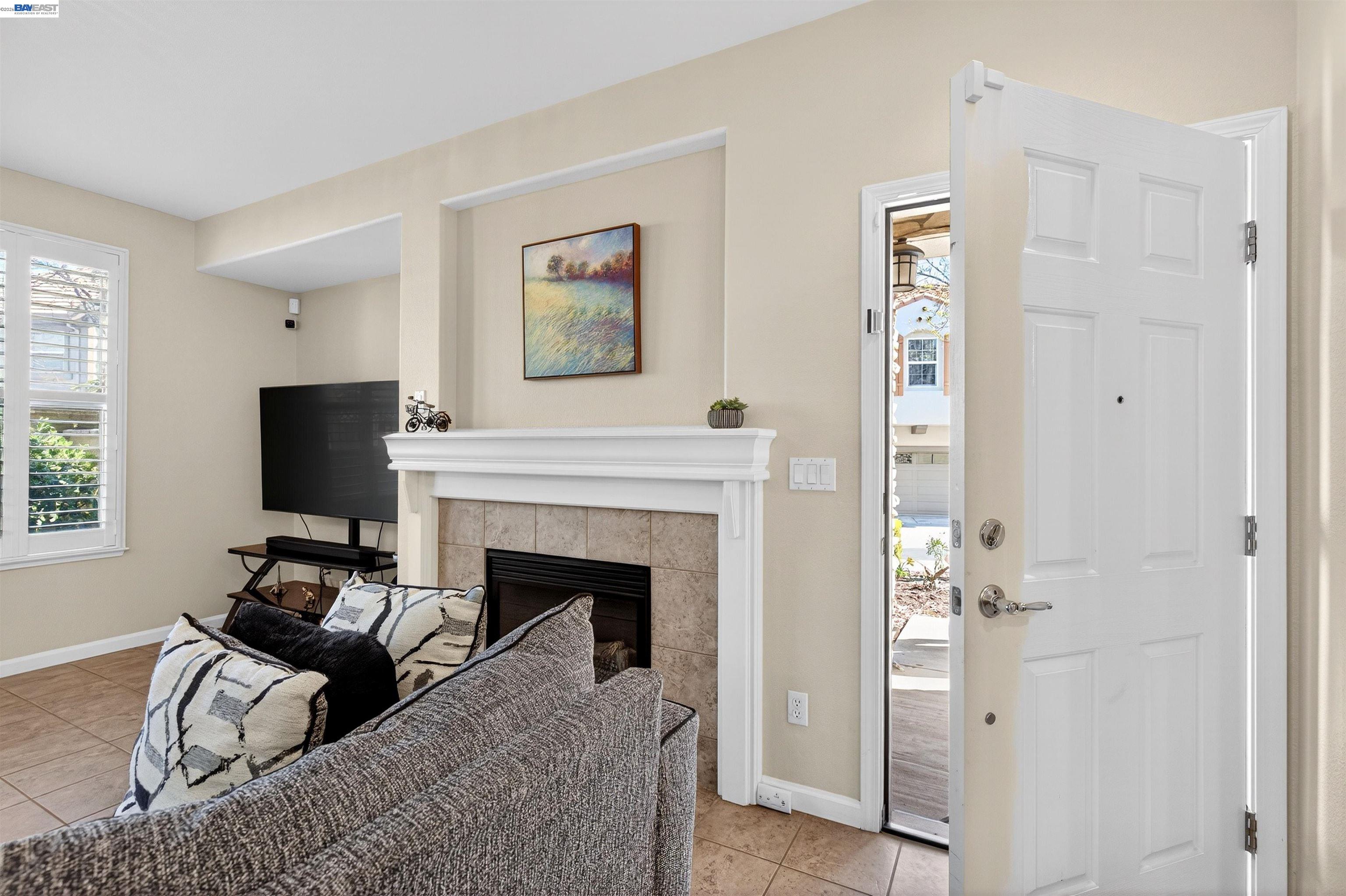 Detail Gallery Image 3 of 28 For 86 S Cortadillo St, Mountain House,  CA 95391 - 3 Beds | 3 Baths