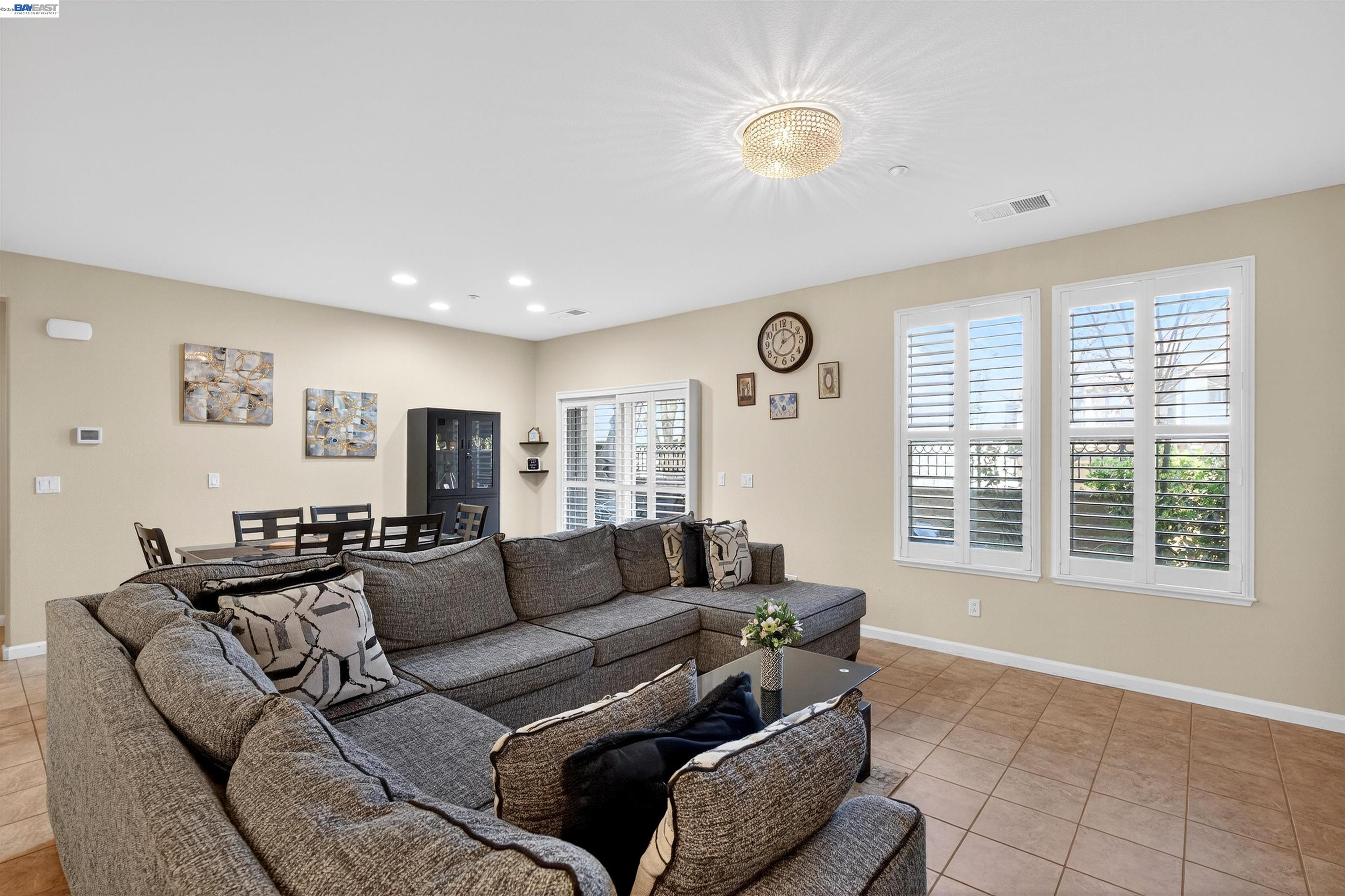 Detail Gallery Image 4 of 28 For 86 S Cortadillo St, Mountain House,  CA 95391 - 3 Beds | 3 Baths