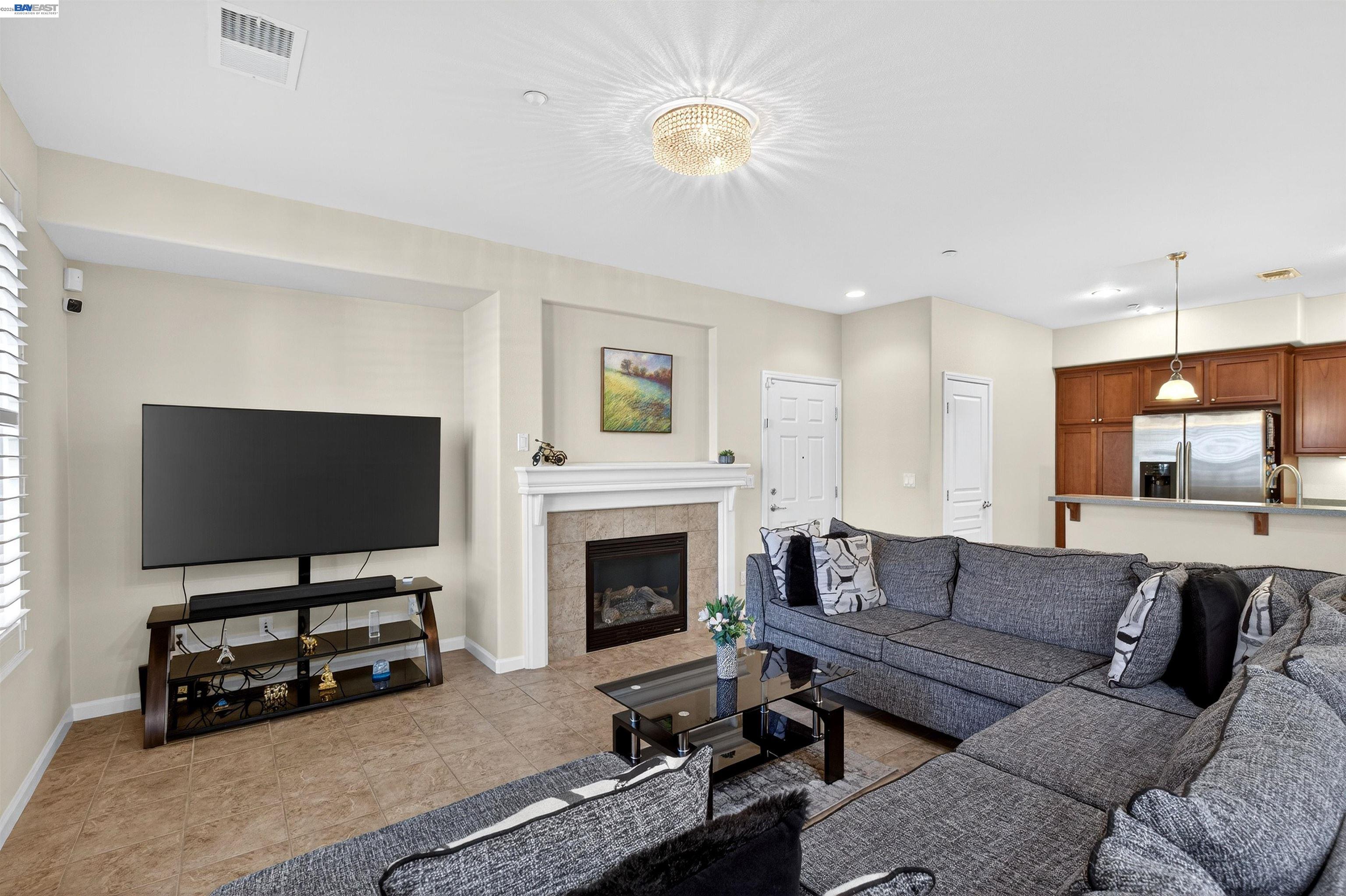 Detail Gallery Image 6 of 28 For 86 S Cortadillo St, Mountain House,  CA 95391 - 3 Beds | 3 Baths