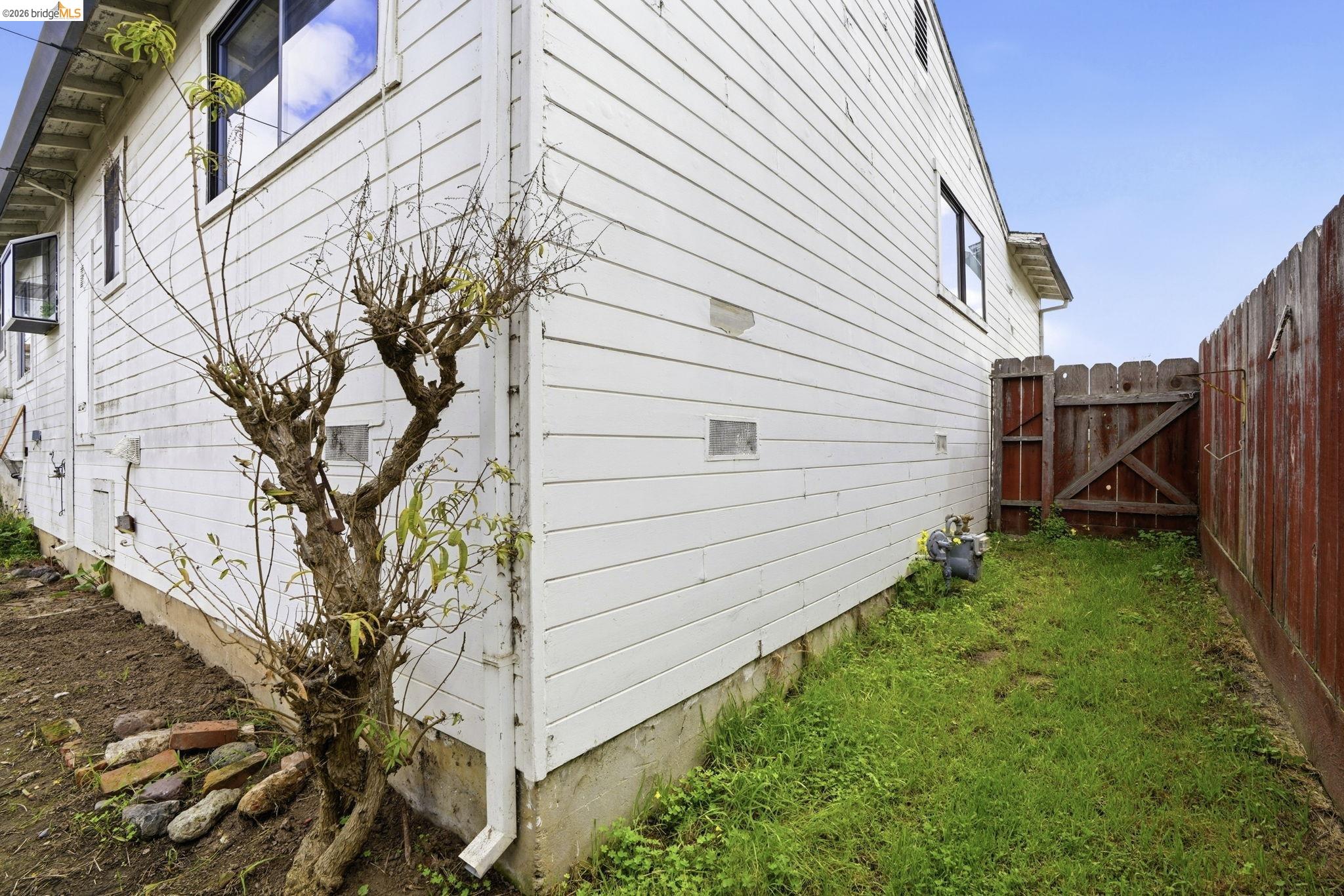 Detail Gallery Image 25 of 29 For 83 Beverly Dr, Salinas,  CA 93905 - 3 Beds | 1 Baths