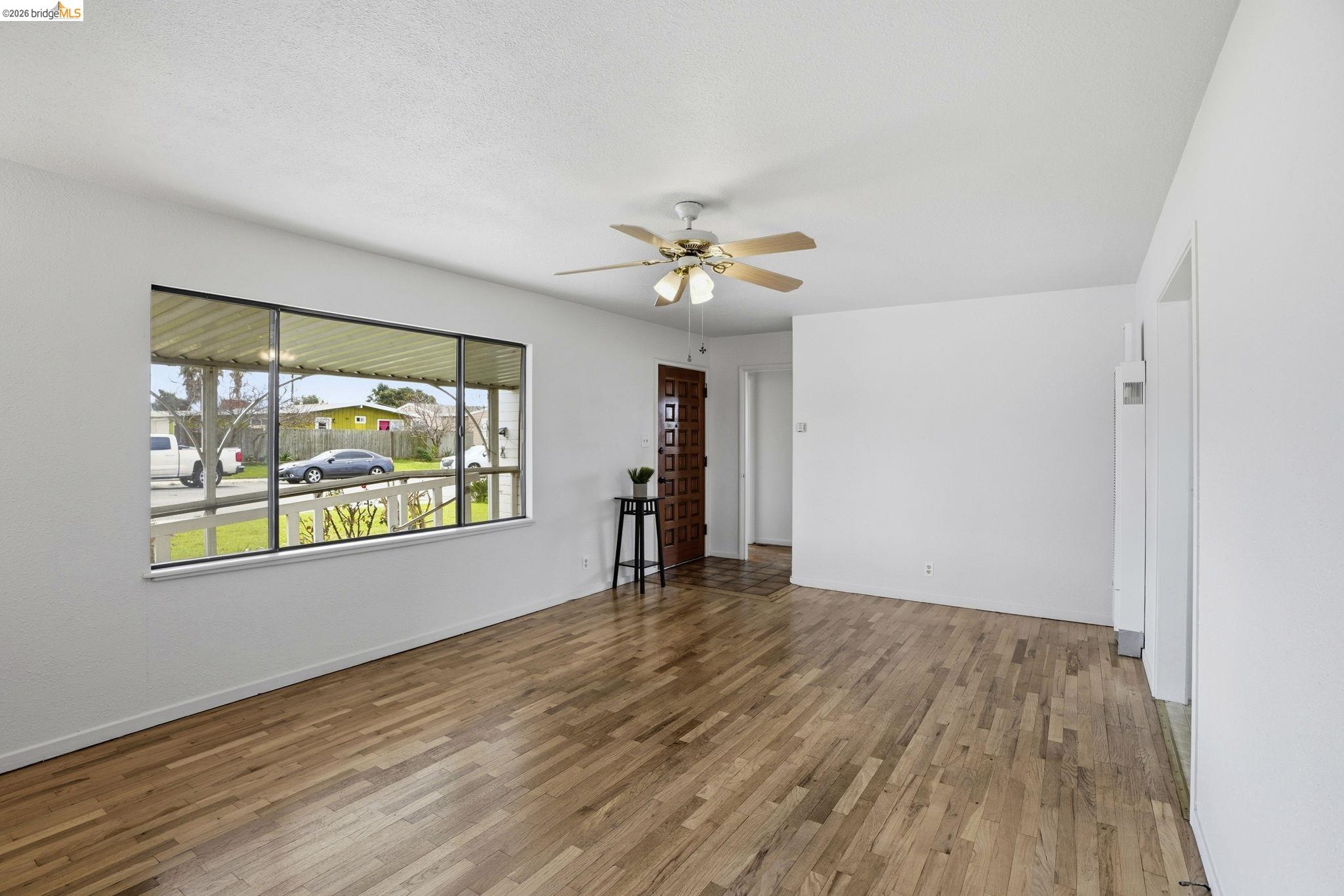 Detail Gallery Image 7 of 29 For 83 Beverly Dr, Salinas,  CA 93905 - 3 Beds | 1 Baths