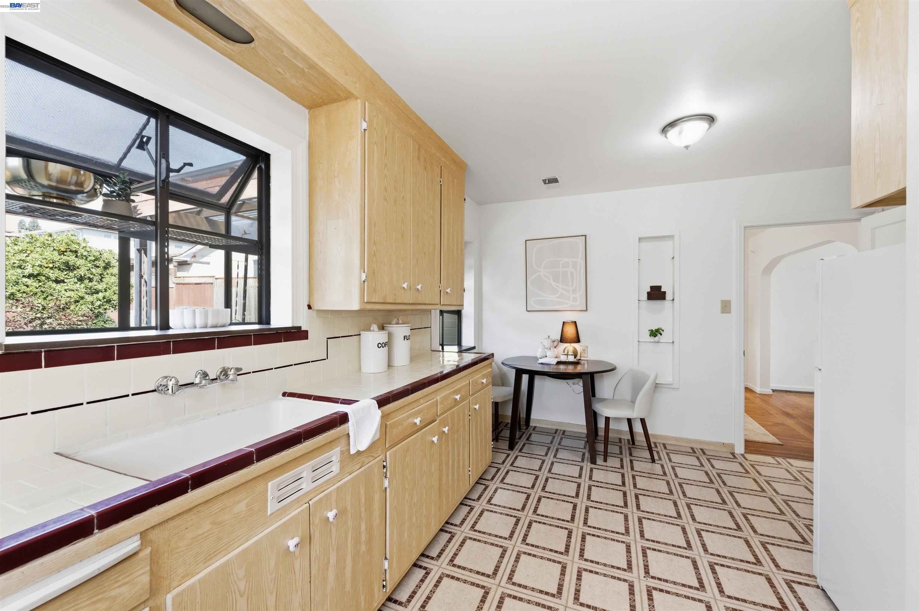 Detail Gallery Image 12 of 34 For 4164 Seven Hills Rd, Castro Valley,  CA 94546 - 2 Beds | 1 Baths