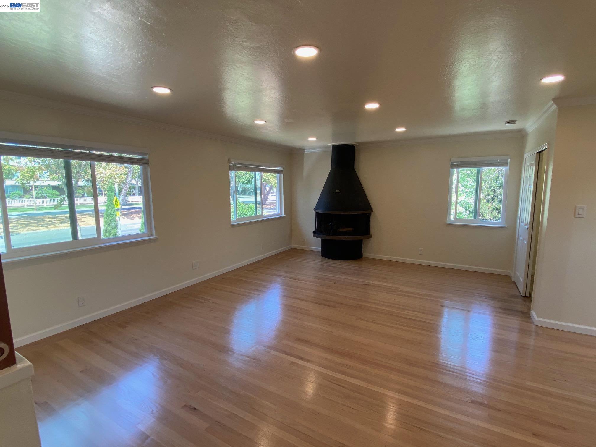 Detail Gallery Image 28 of 56 For 820 Island Dr, Alameda,  CA 94502 - – Beds | – Baths