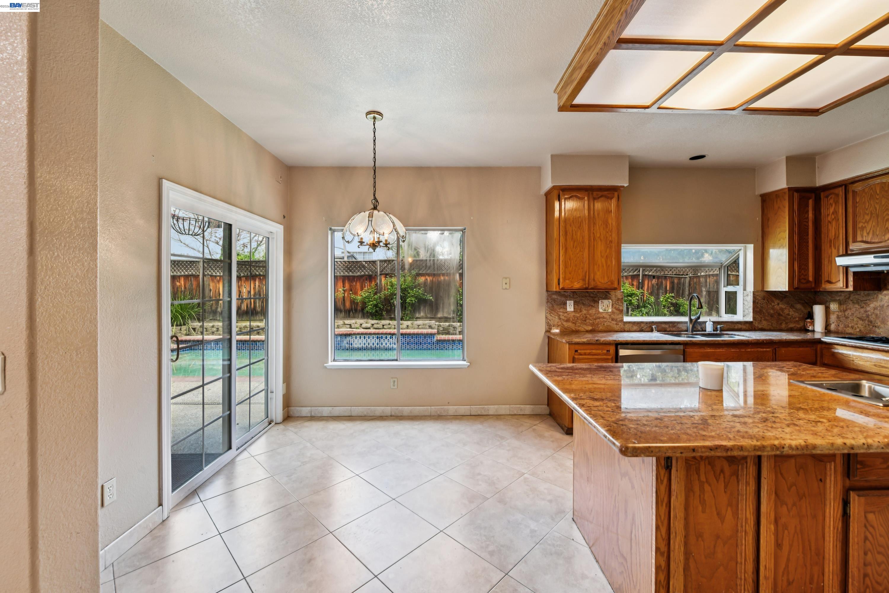 Detail Gallery Image 9 of 28 For 110 Conductor Way, Folsom,  CA 95630 - 4 Beds | 3 Baths