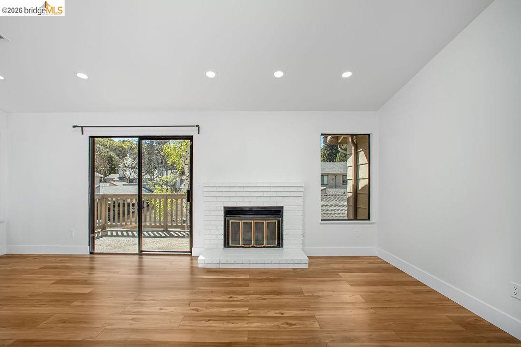 Detail Gallery Image 2 of 32 For 802 Dover, Hercules,  CA 94547 - 2 Beds | 1 Baths