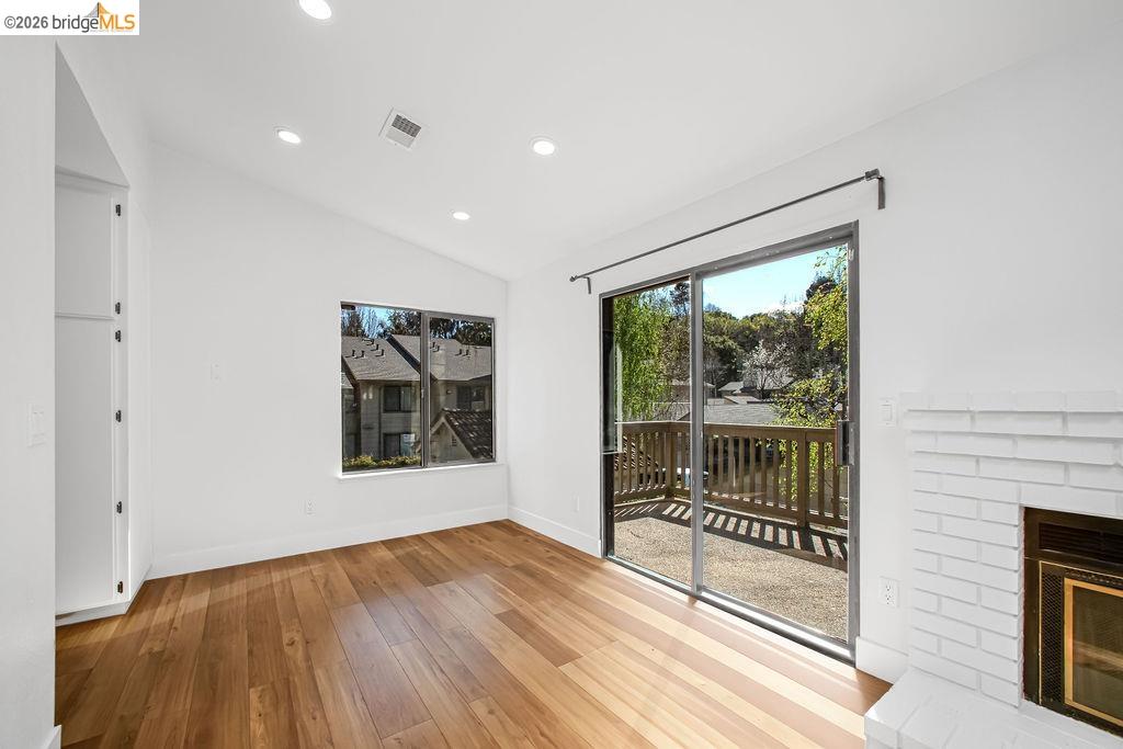 Detail Gallery Image 6 of 32 For 802 Dover, Hercules,  CA 94547 - 2 Beds | 1 Baths