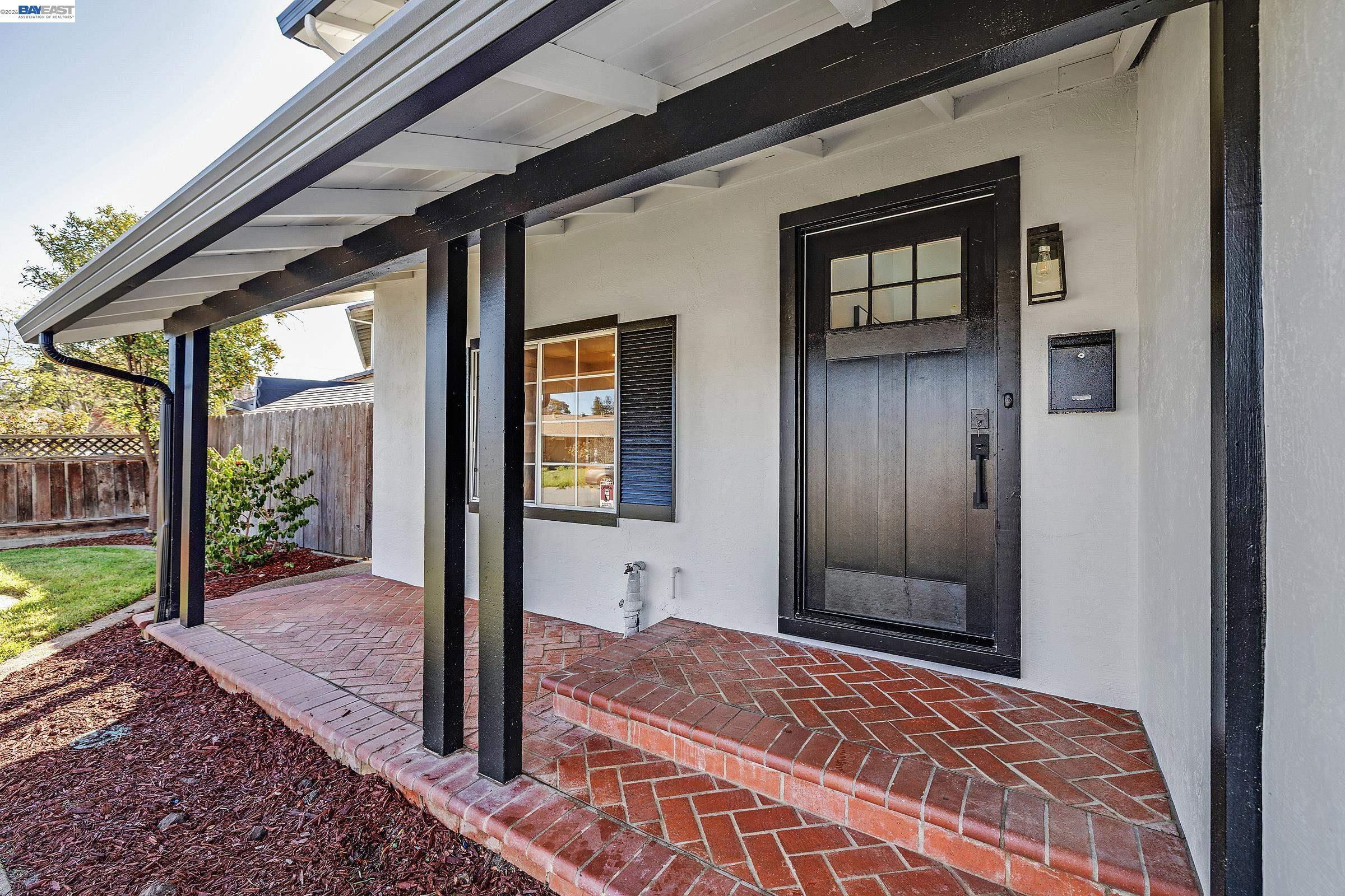 Detail Gallery Image 2 of 30 For 39773 Costa Way, Fremont,  CA 94538 - 4 Beds | 2 Baths