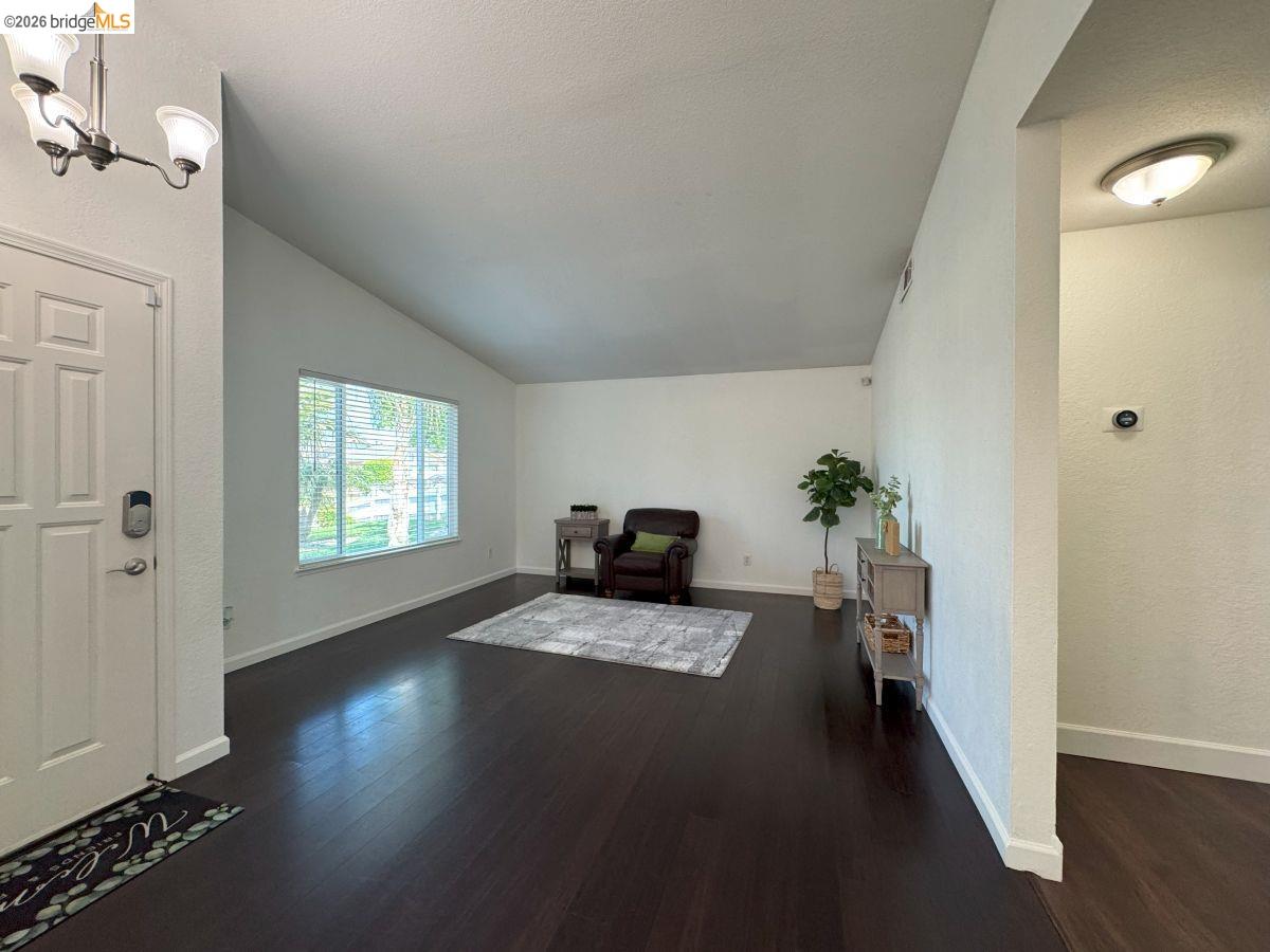 Detail Gallery Image 5 of 36 For 1769 Teresa Ln, Oakley,  CA 94561 - 3 Beds | 2 Baths