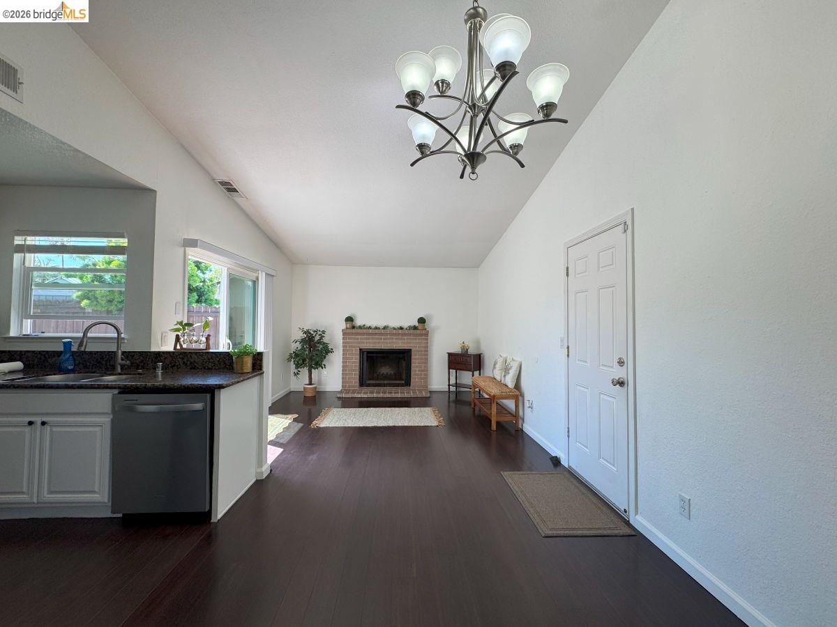 Detail Gallery Image 9 of 36 For 1769 Teresa Ln, Oakley,  CA 94561 - 3 Beds | 2 Baths