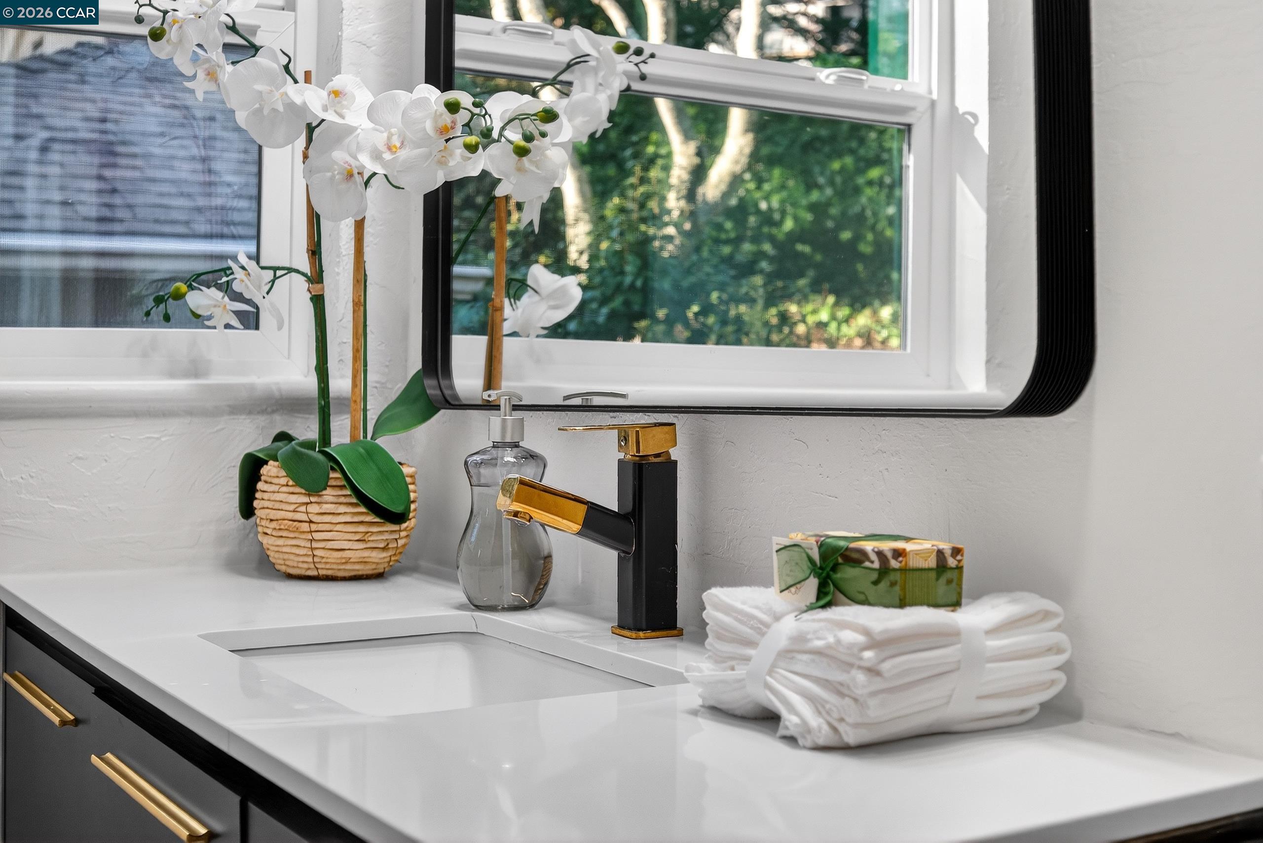 Detail Gallery Image 23 of 58 For 230 Fairlawn Dr, Berkeley,  CA 94708 - 4 Beds | 2 Baths