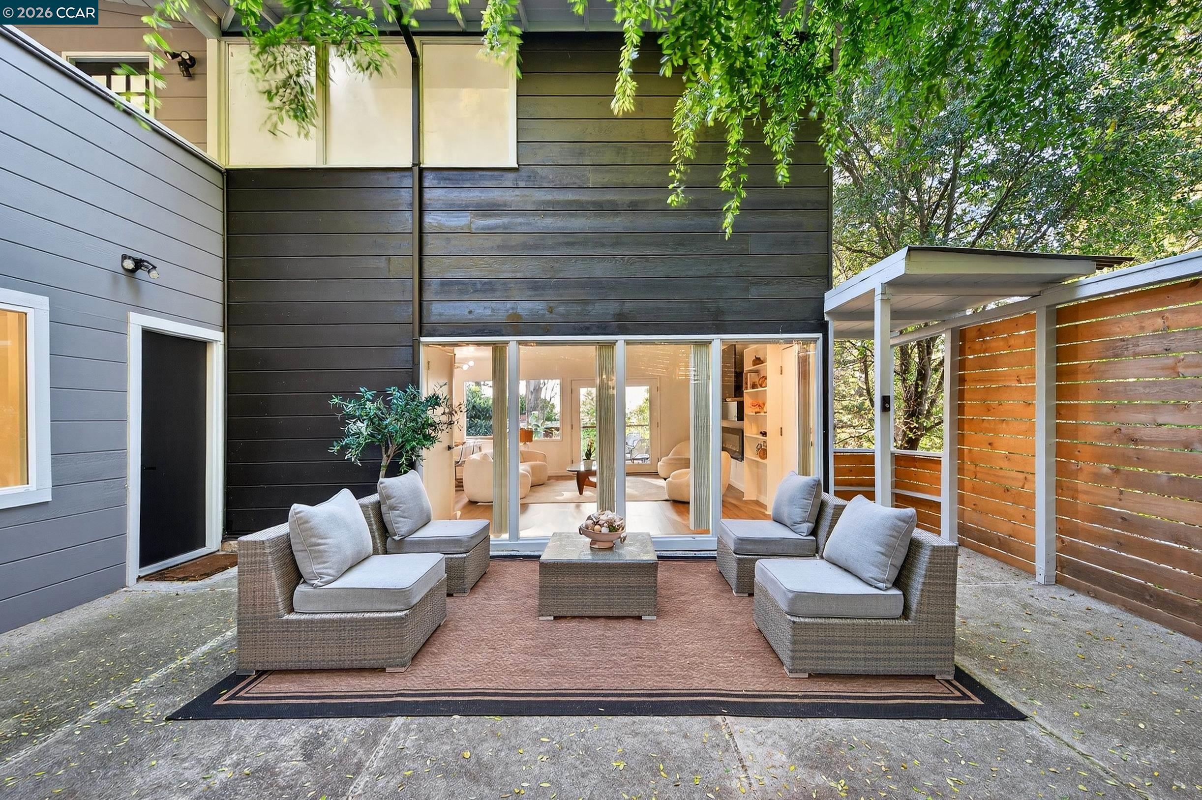 Detail Gallery Image 31 of 58 For 230 Fairlawn Dr, Berkeley,  CA 94708 - 4 Beds | 2 Baths