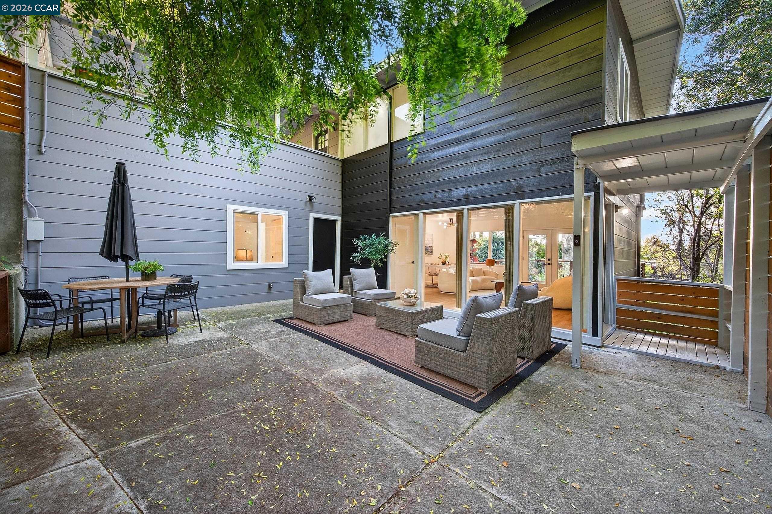 Detail Gallery Image 32 of 58 For 230 Fairlawn Dr, Berkeley,  CA 94708 - 4 Beds | 2 Baths