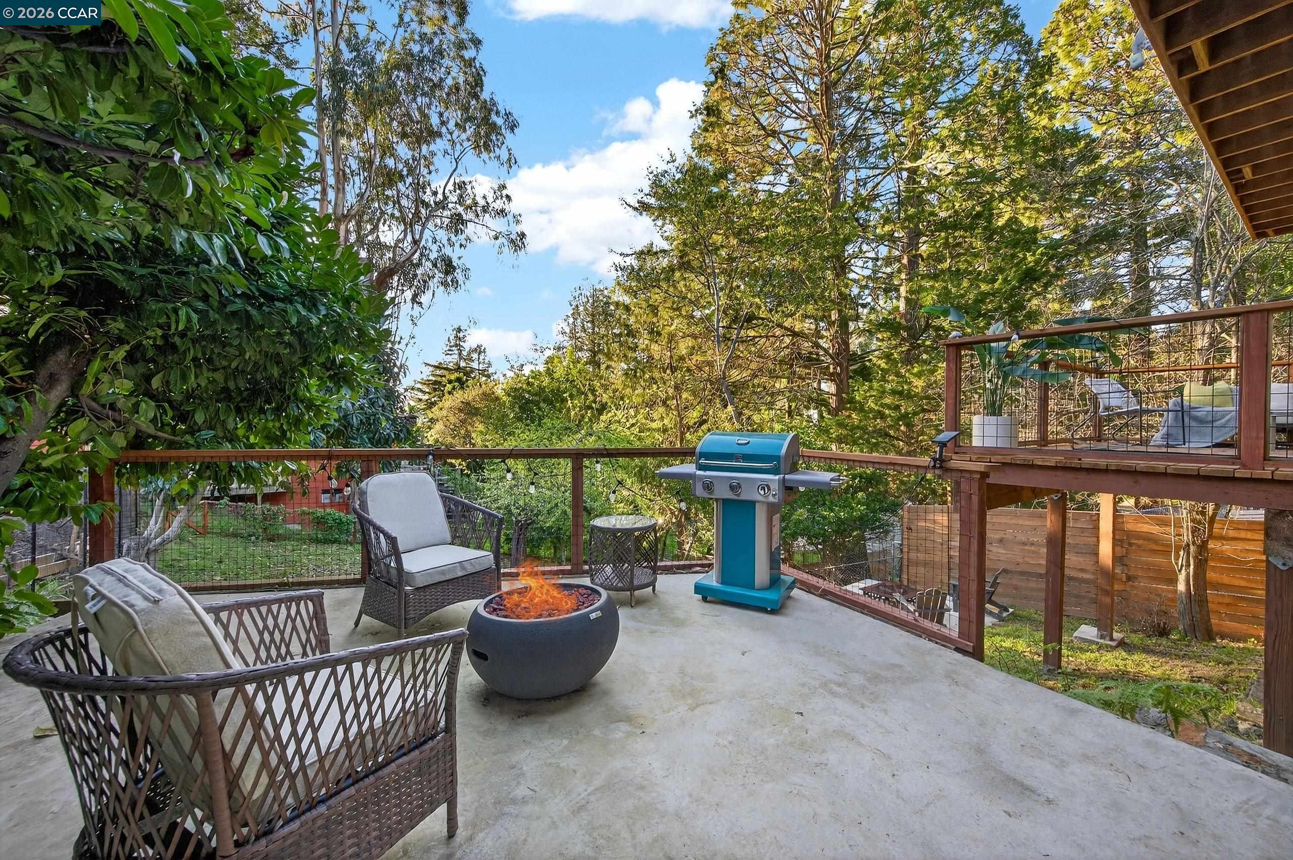 Detail Gallery Image 39 of 58 For 230 Fairlawn Dr, Berkeley,  CA 94708 - 4 Beds | 2 Baths