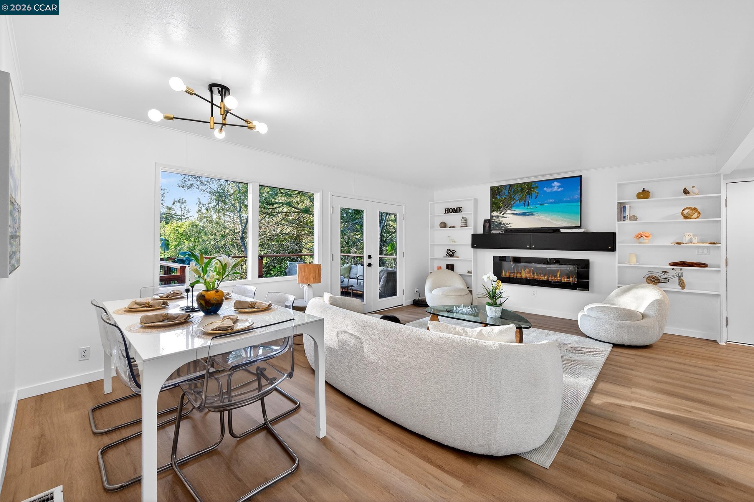 Detail Gallery Image 6 of 58 For 230 Fairlawn Dr, Berkeley,  CA 94708 - 4 Beds | 2 Baths