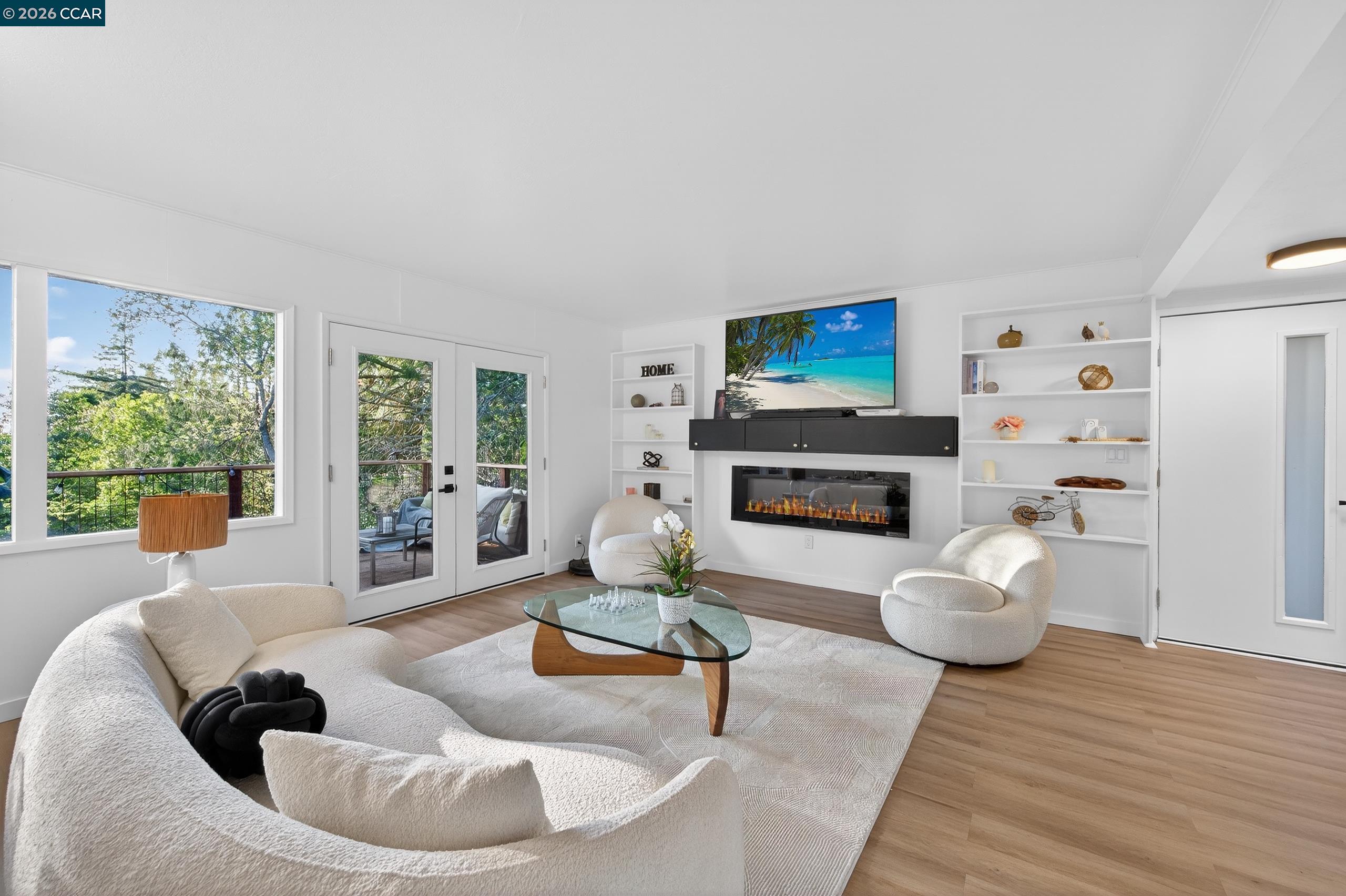 Detail Gallery Image 9 of 58 For 230 Fairlawn Dr, Berkeley,  CA 94708 - 4 Beds | 2 Baths