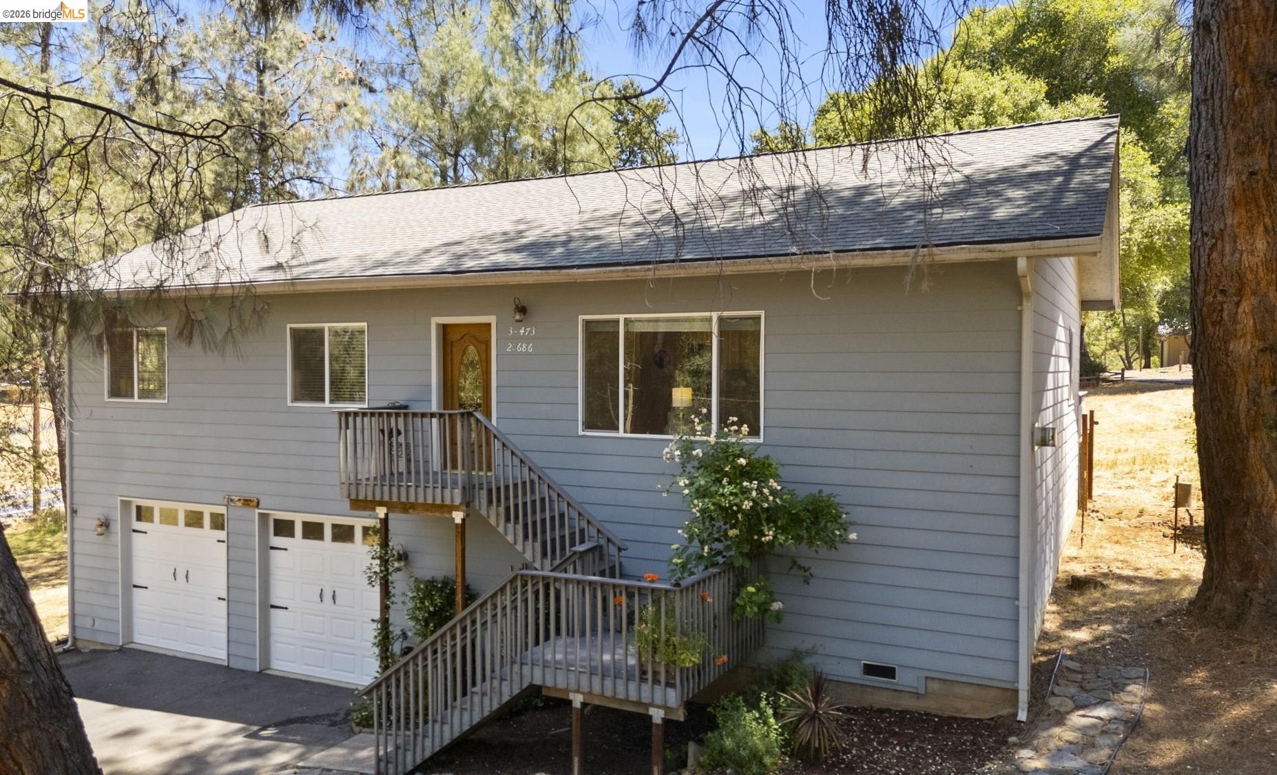 Detail Gallery Image 2 of 60 For 20686 Crest Pine Easement, Groveland,  CA 95321-9301 - 3 Beds | 2 Baths