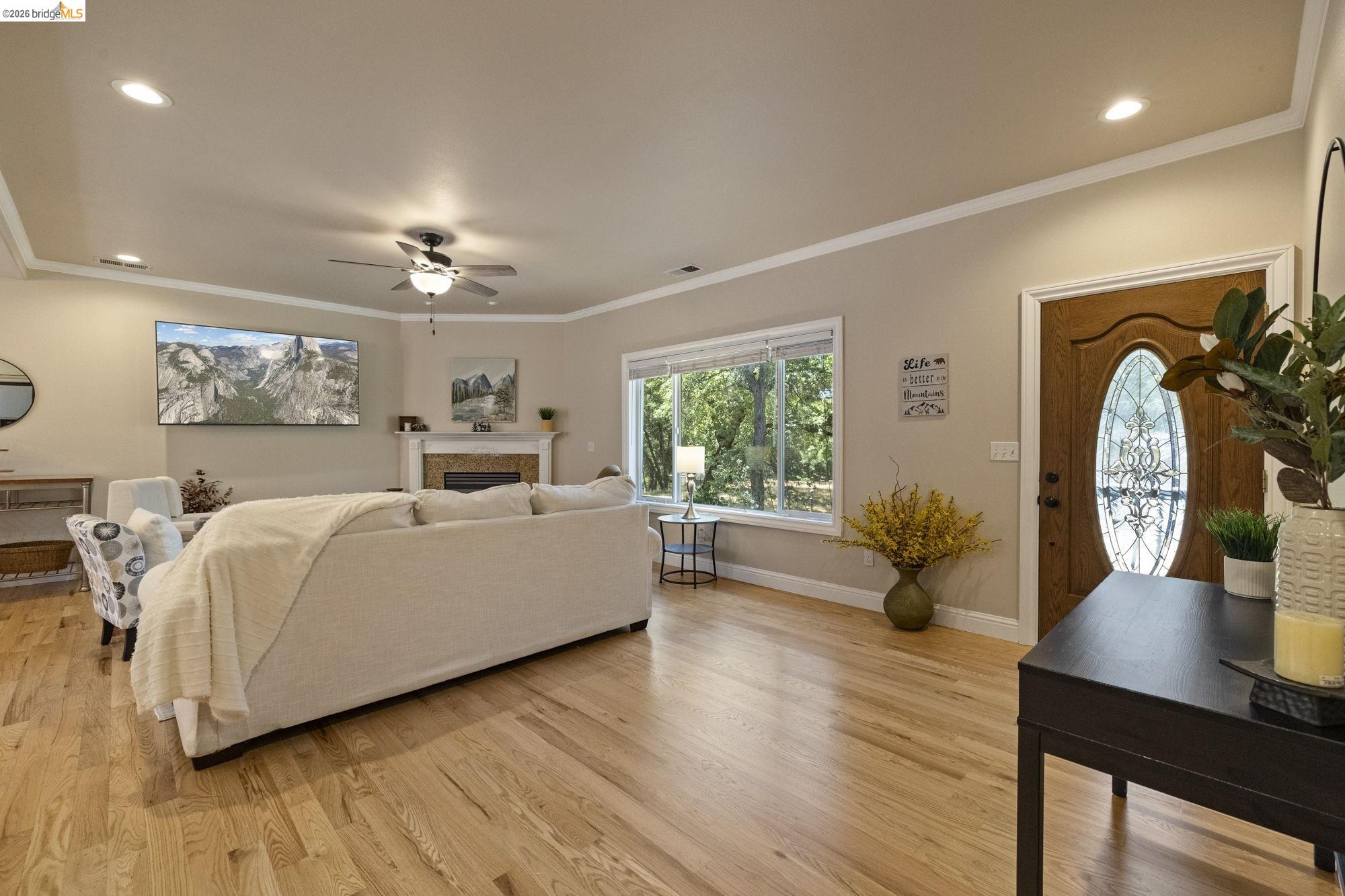 Detail Gallery Image 5 of 60 For 20686 Crest Pine Easement, Groveland,  CA 95321-9301 - 3 Beds | 2 Baths