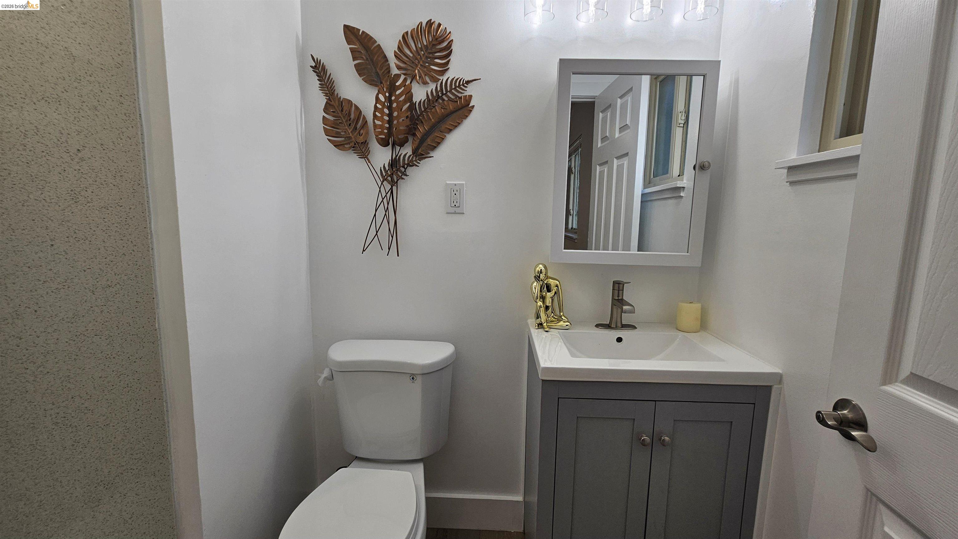 Detail Gallery Image 14 of 25 For 95 W Leland Rd, Pittsburg,  CA 94565 - 3 Beds | 2 Baths