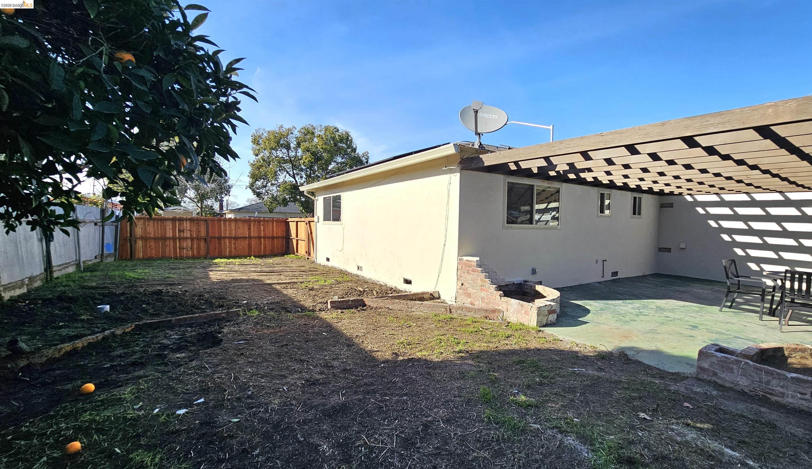 Detail Gallery Image 21 of 25 For 95 W Leland Rd, Pittsburg,  CA 94565 - 3 Beds | 2 Baths