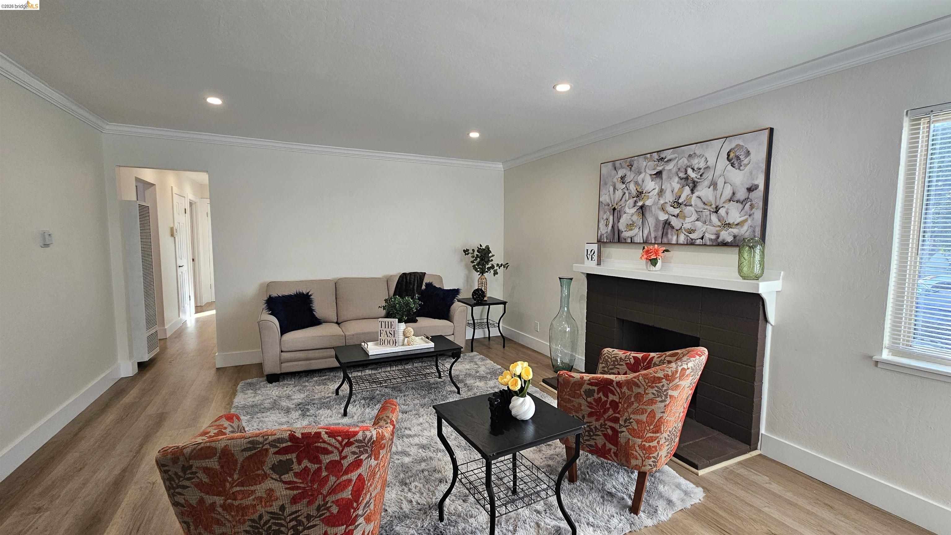 Detail Gallery Image 5 of 25 For 95 W Leland Rd, Pittsburg,  CA 94565 - 3 Beds | 2 Baths